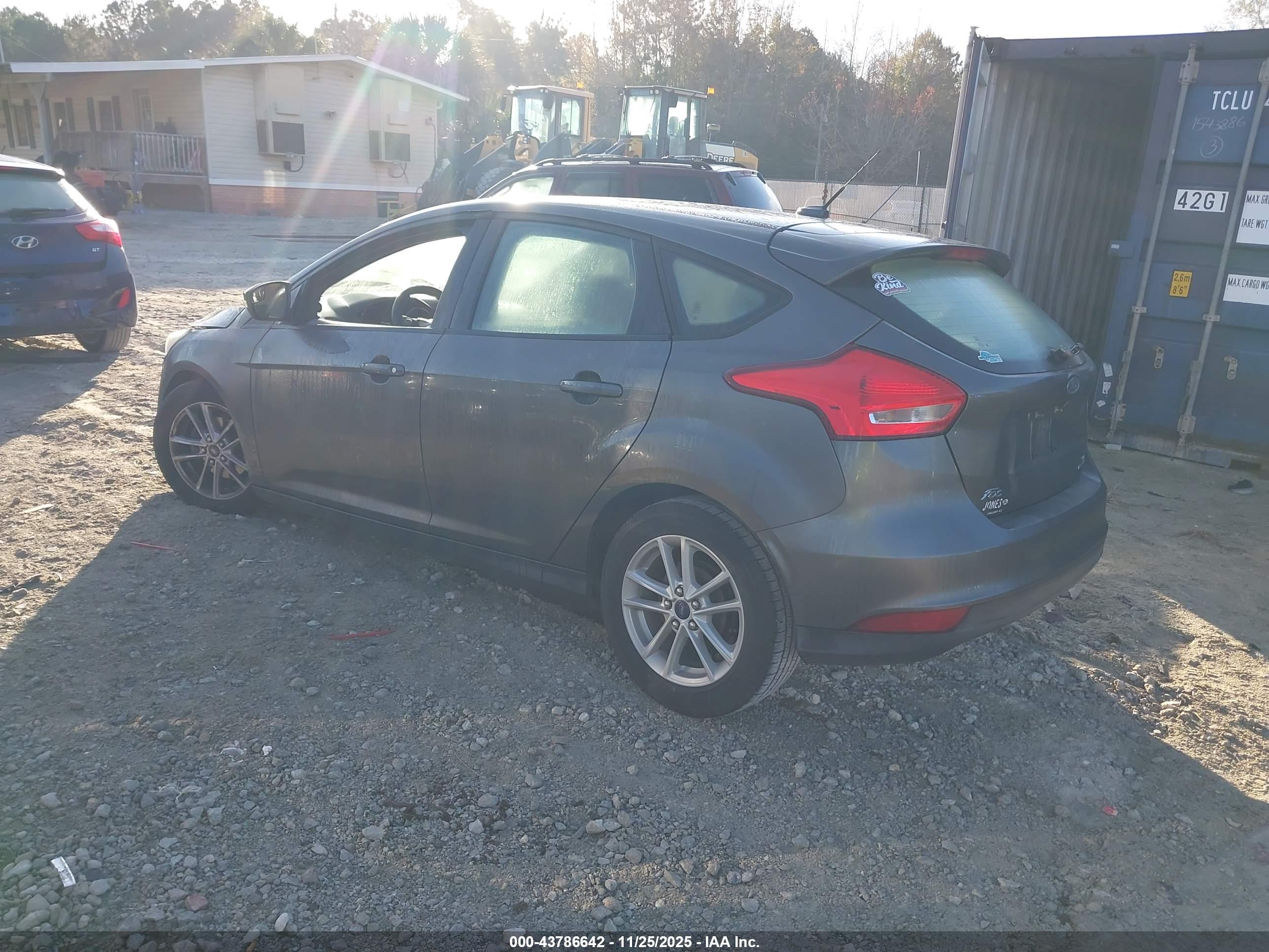 FORD FOCUS image 3