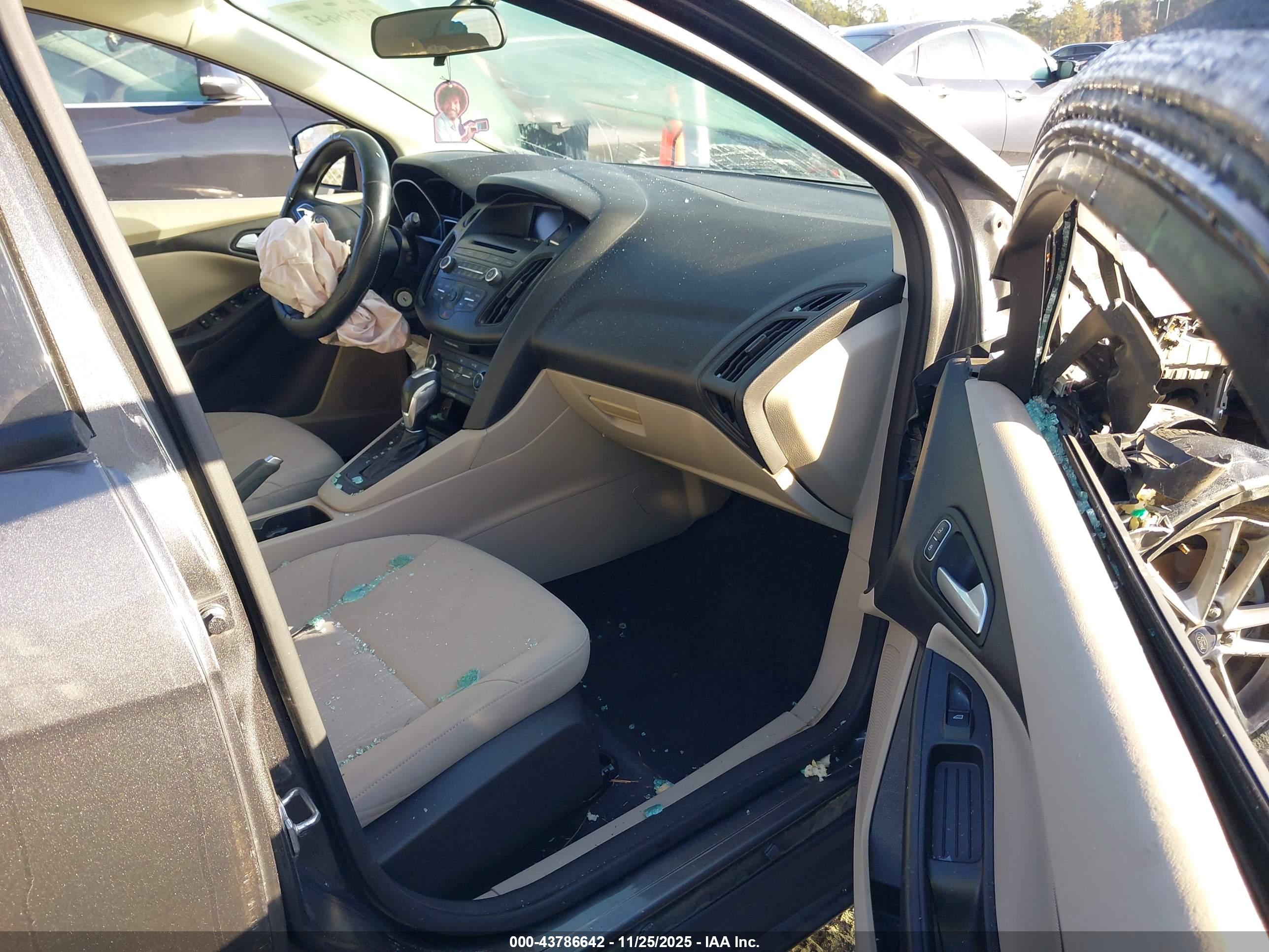 FORD FOCUS image 5