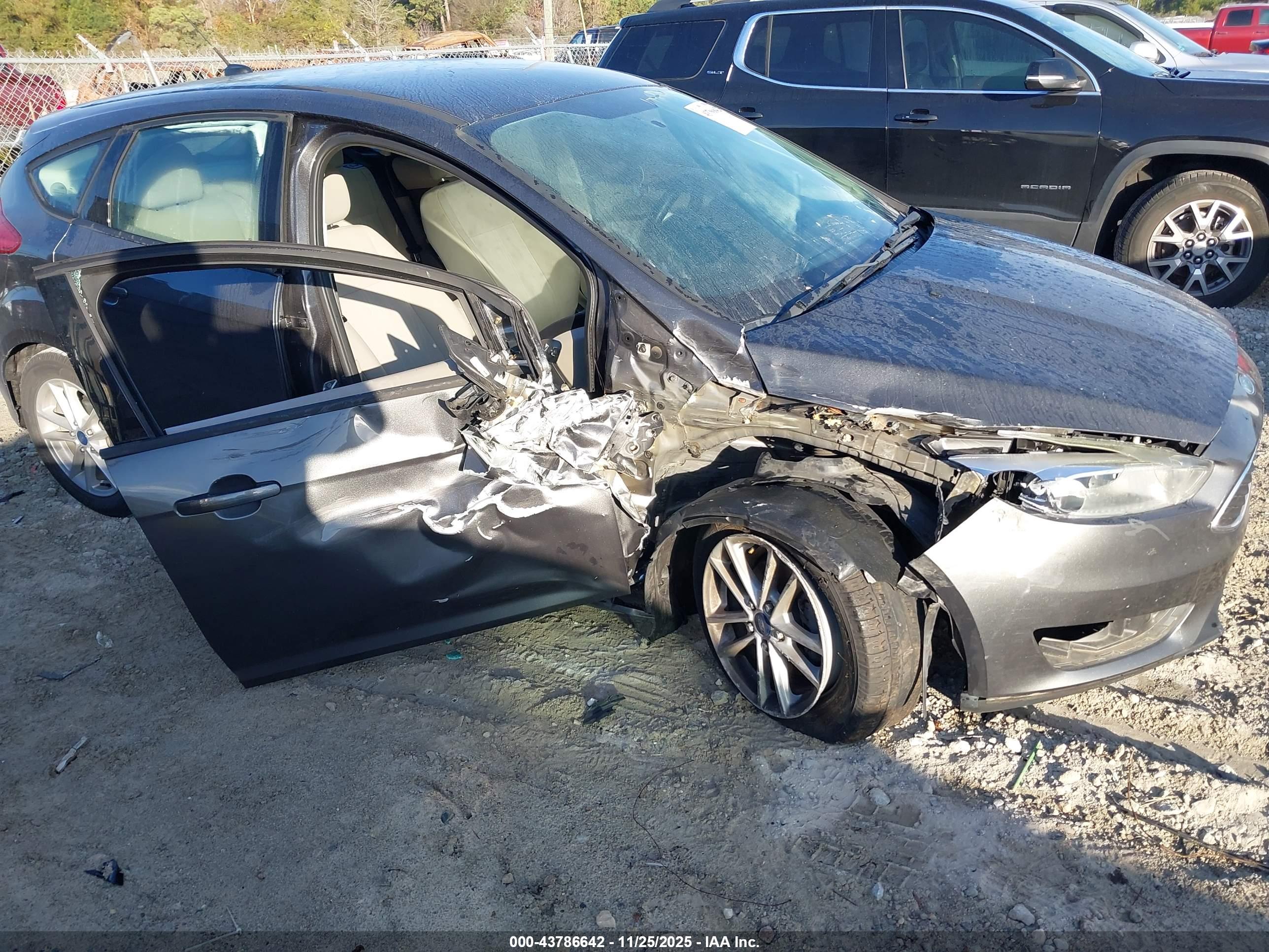 FORD FOCUS image 6