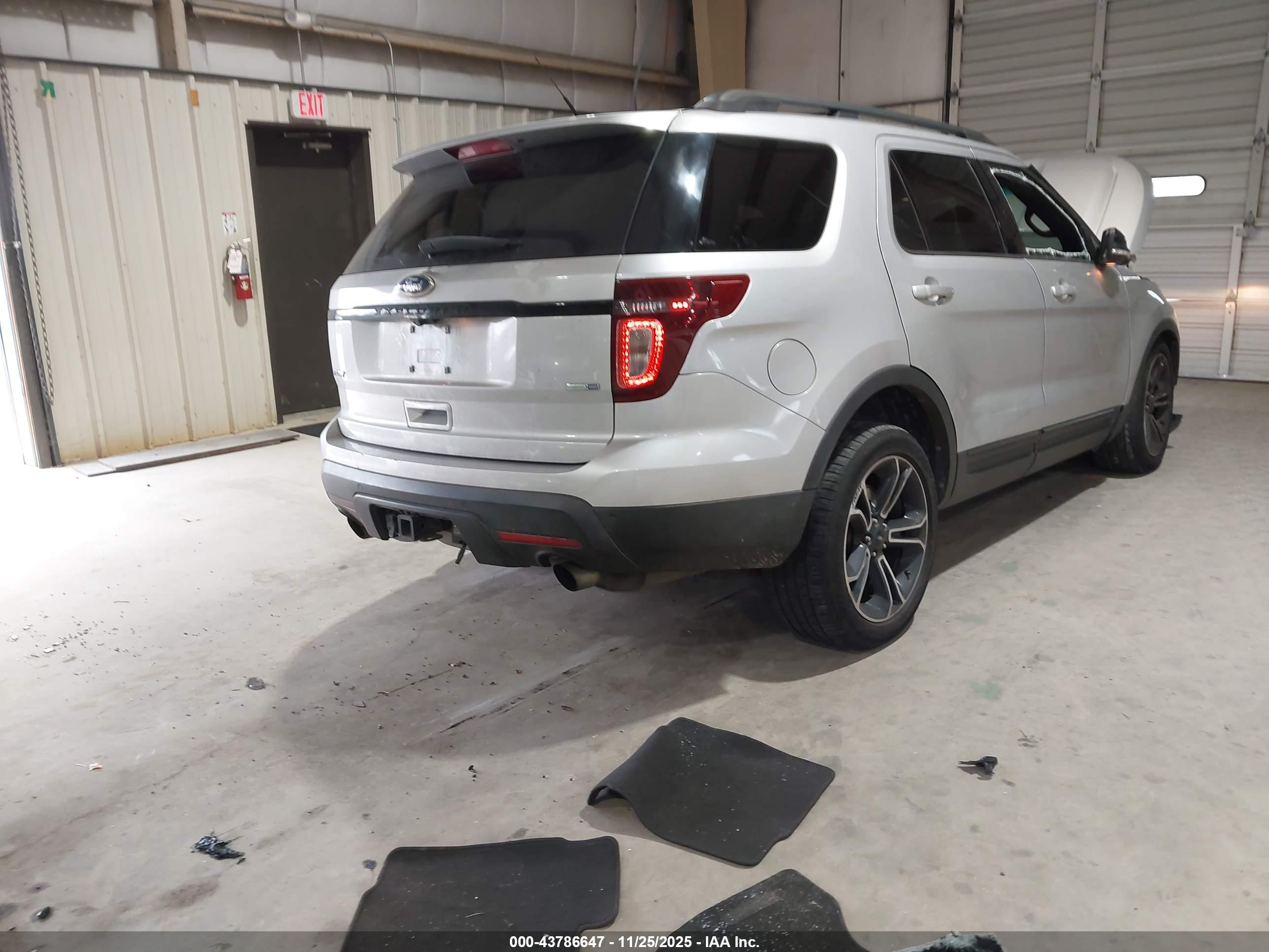 FORD EXPLORER image 4