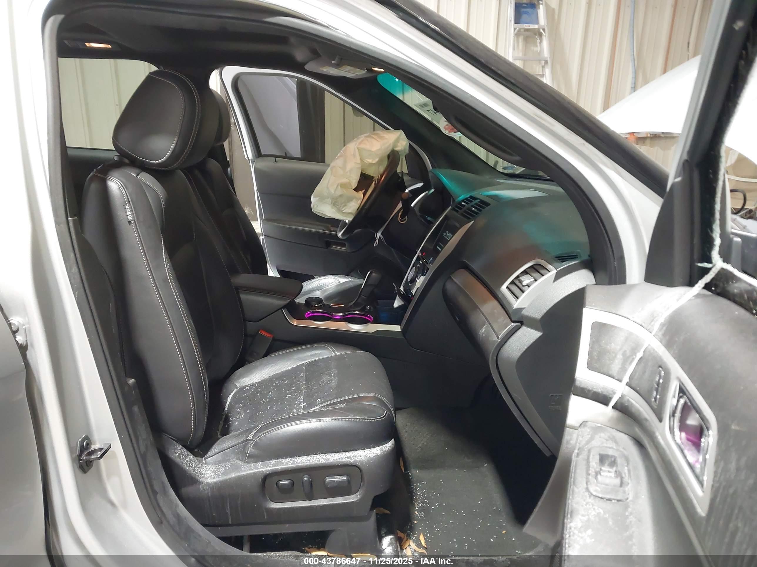 FORD EXPLORER image 5
