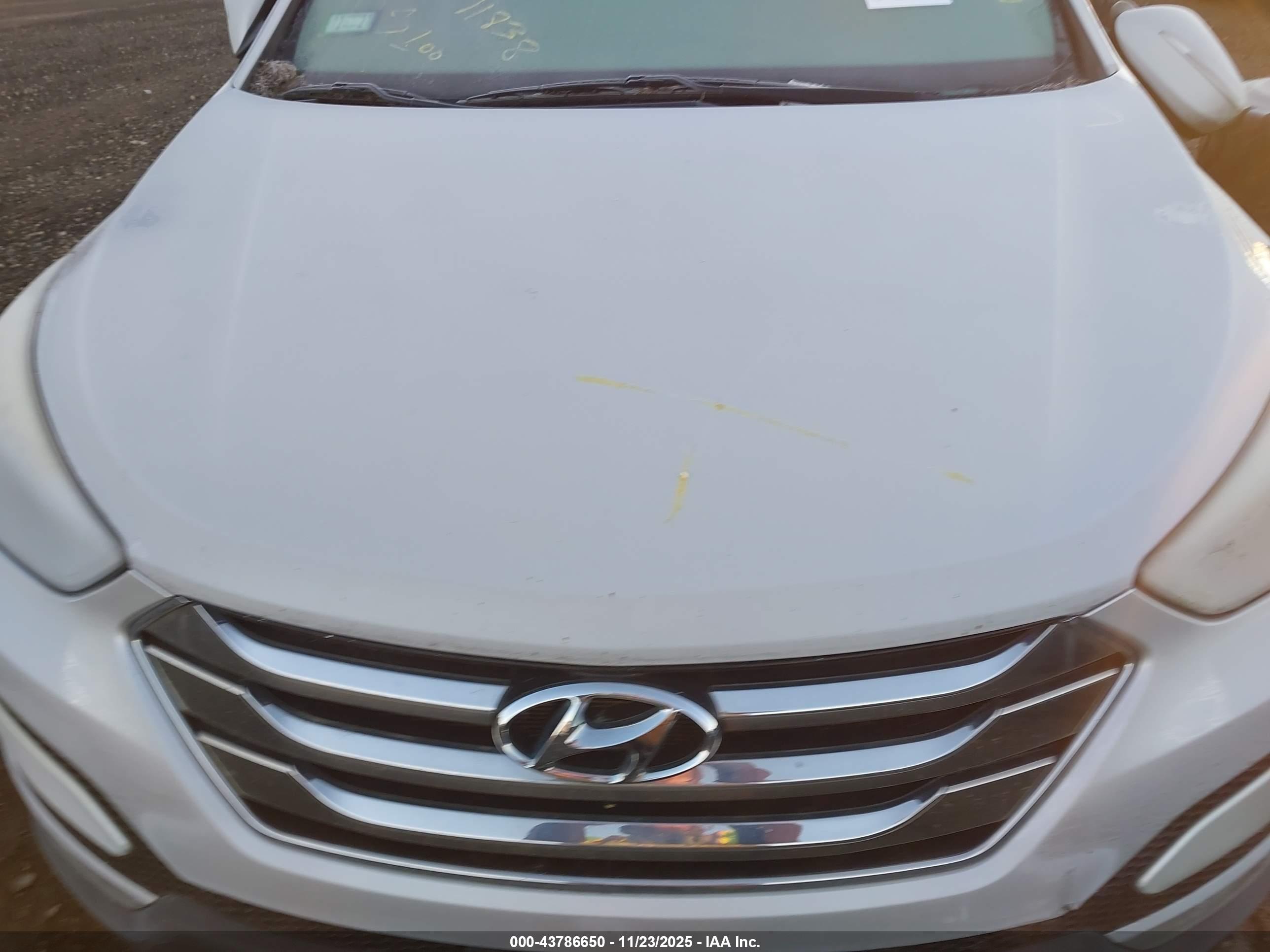 HYUNDAI SANTA image 10