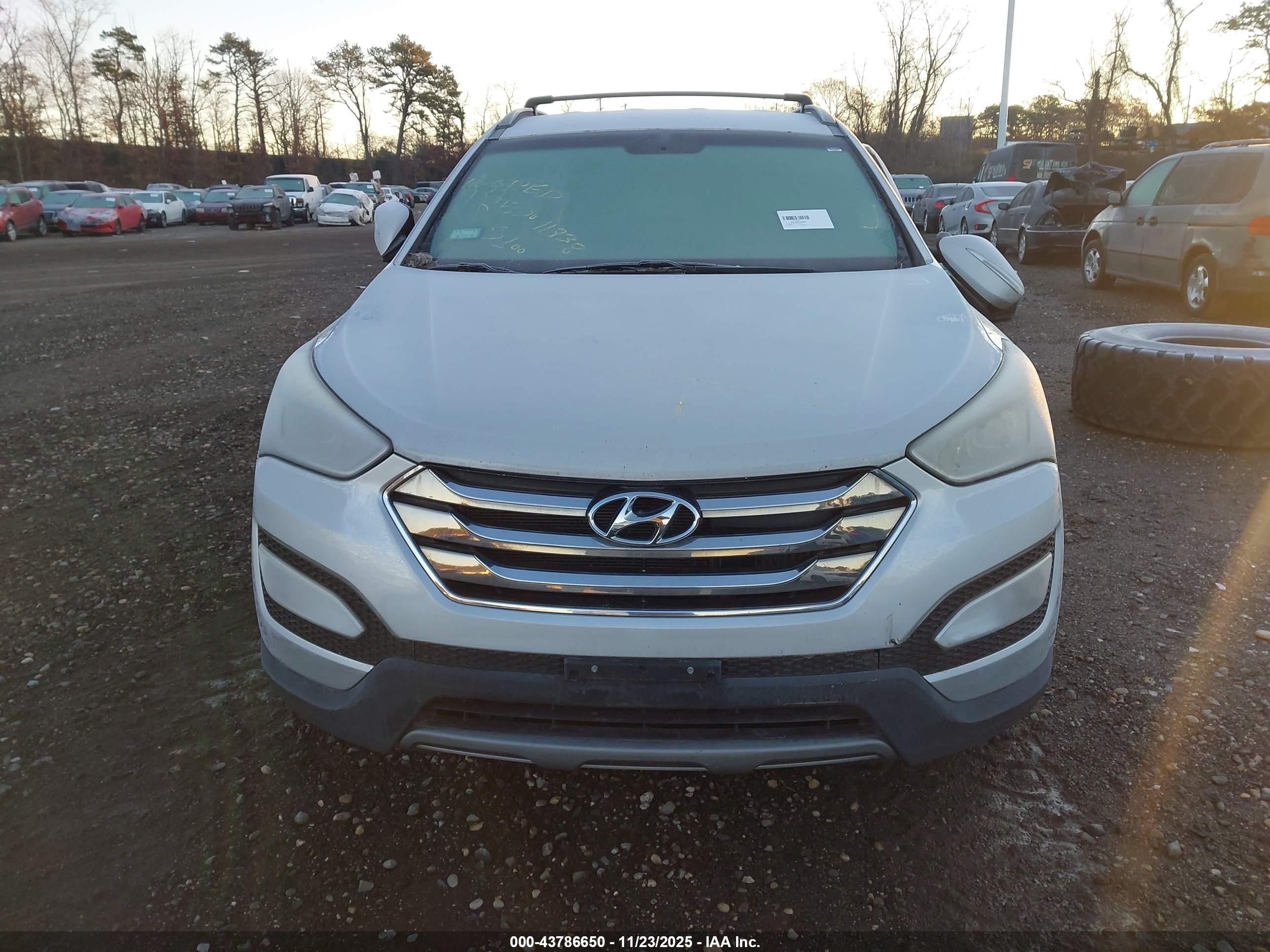 HYUNDAI SANTA image 6