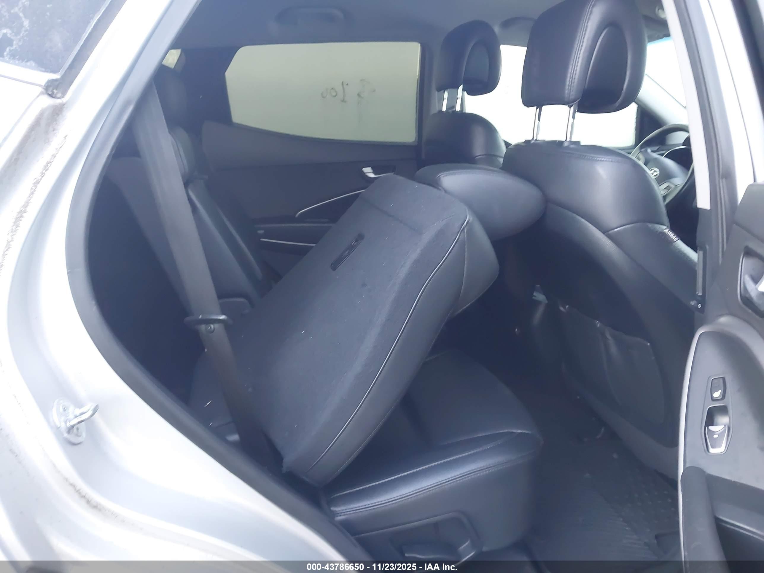 HYUNDAI SANTA image 8