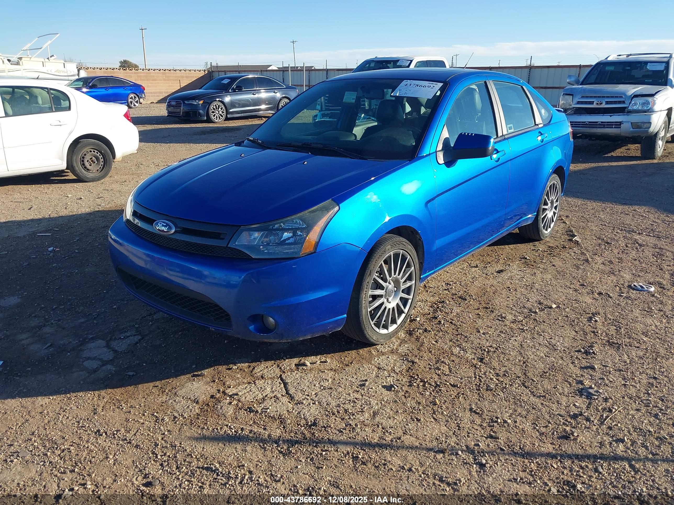FORD FOCUS image 2