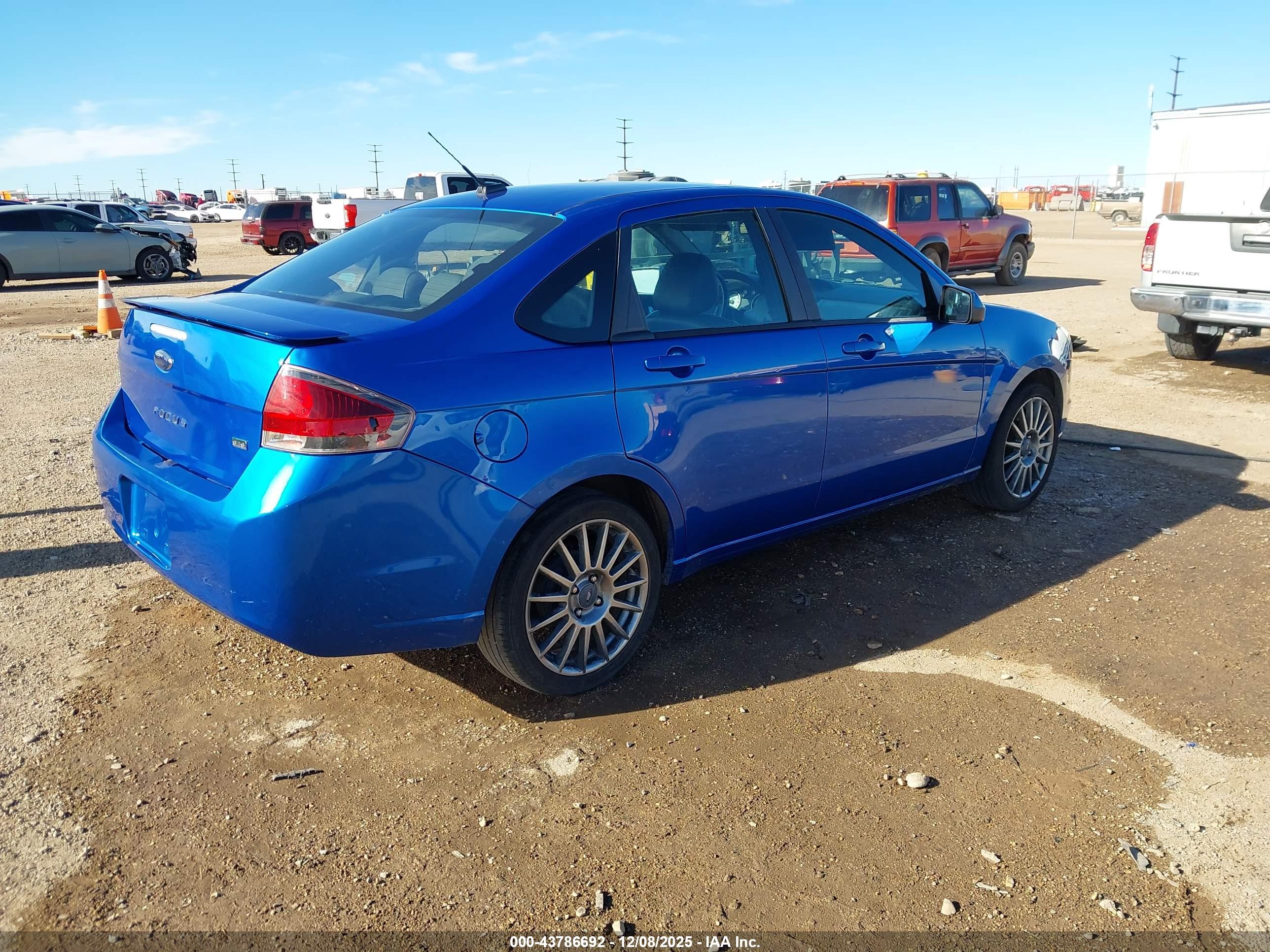 FORD FOCUS image 4
