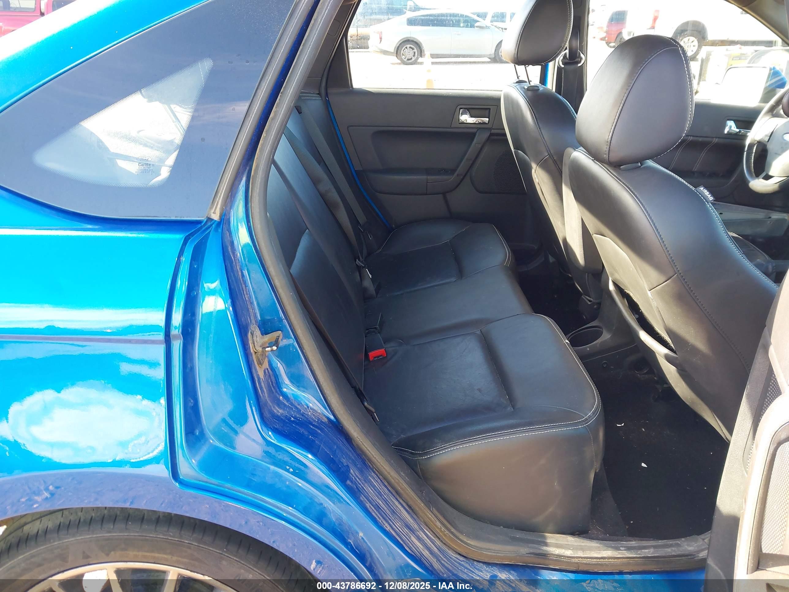 FORD FOCUS image 8