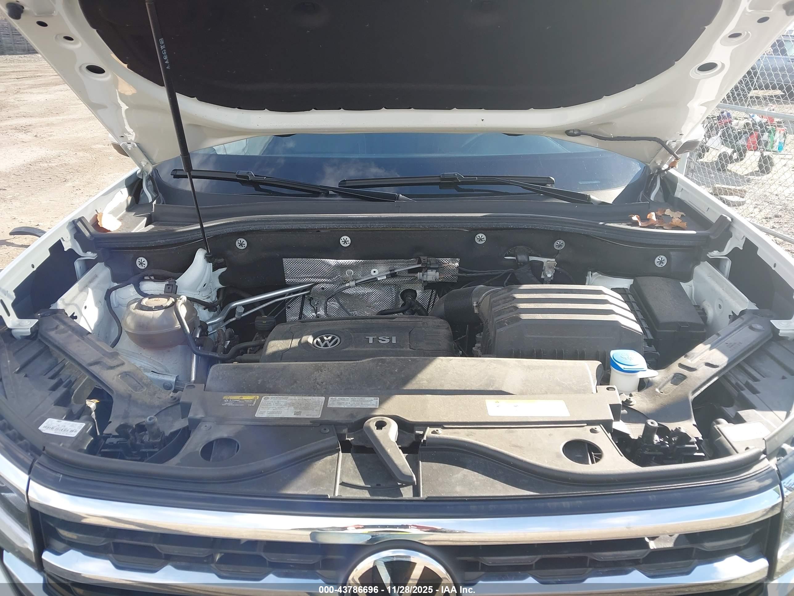 VOLKSWAGEN ATLAS image 10