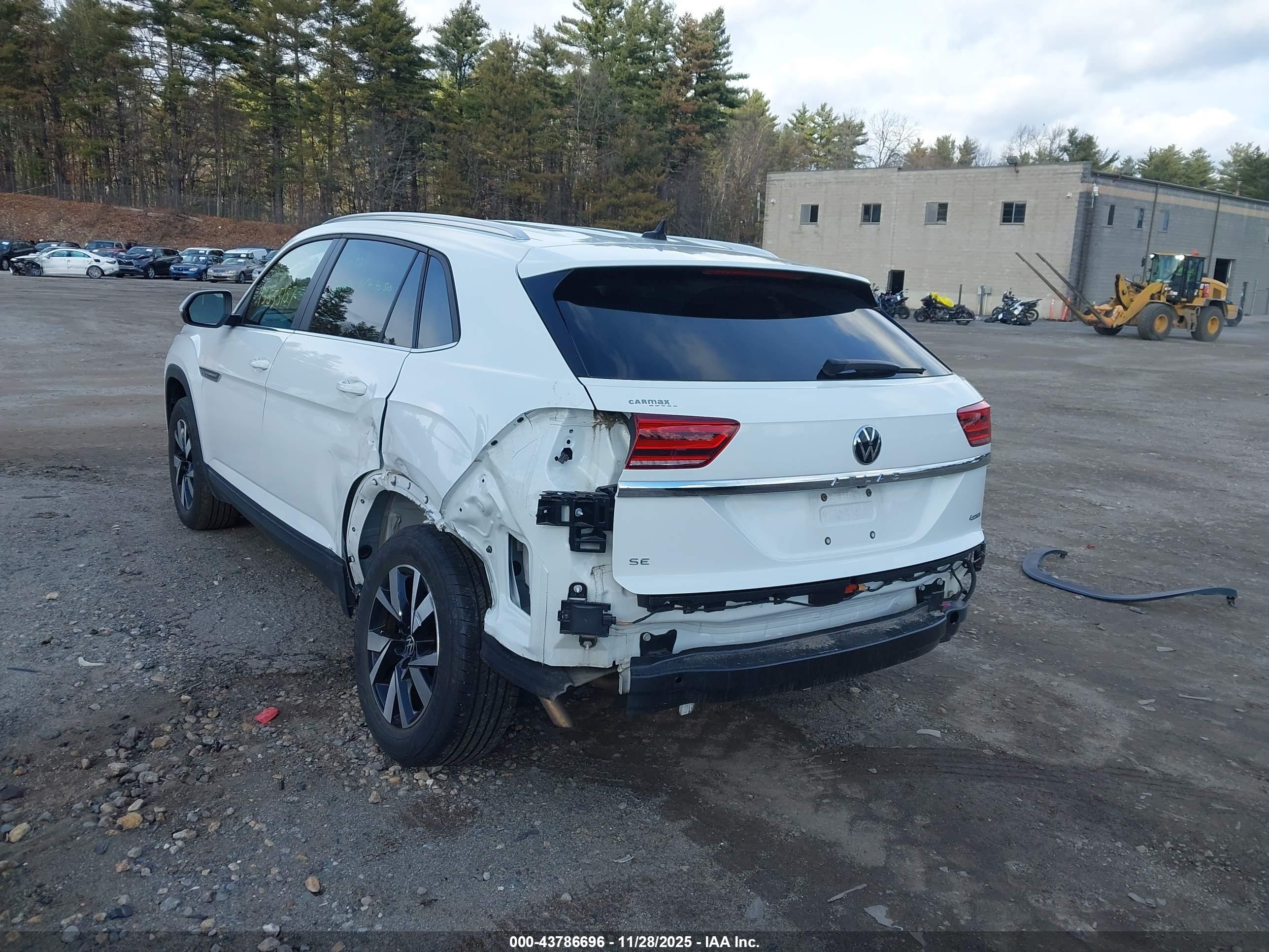 VOLKSWAGEN ATLAS image 3