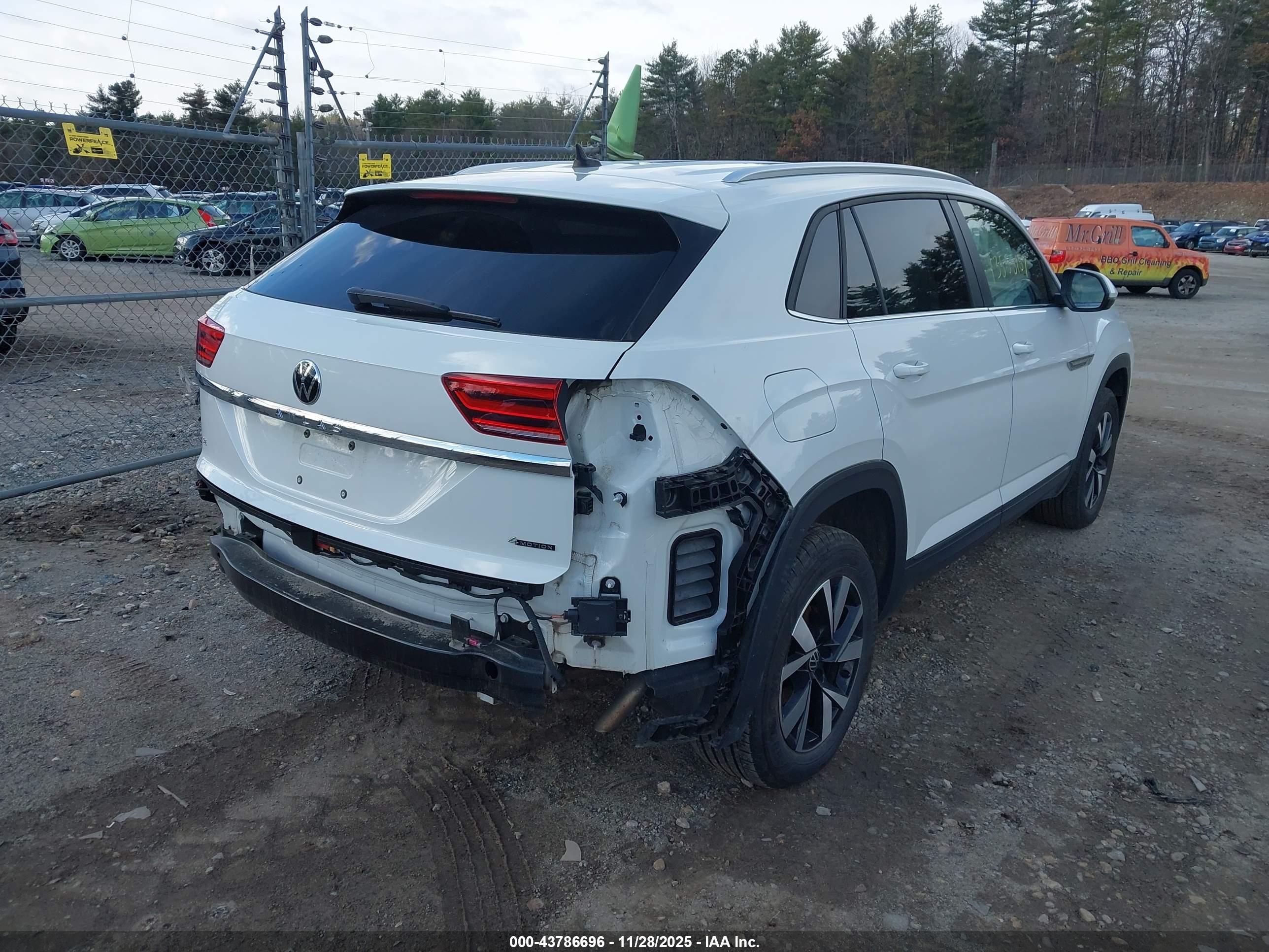 VOLKSWAGEN ATLAS image 4