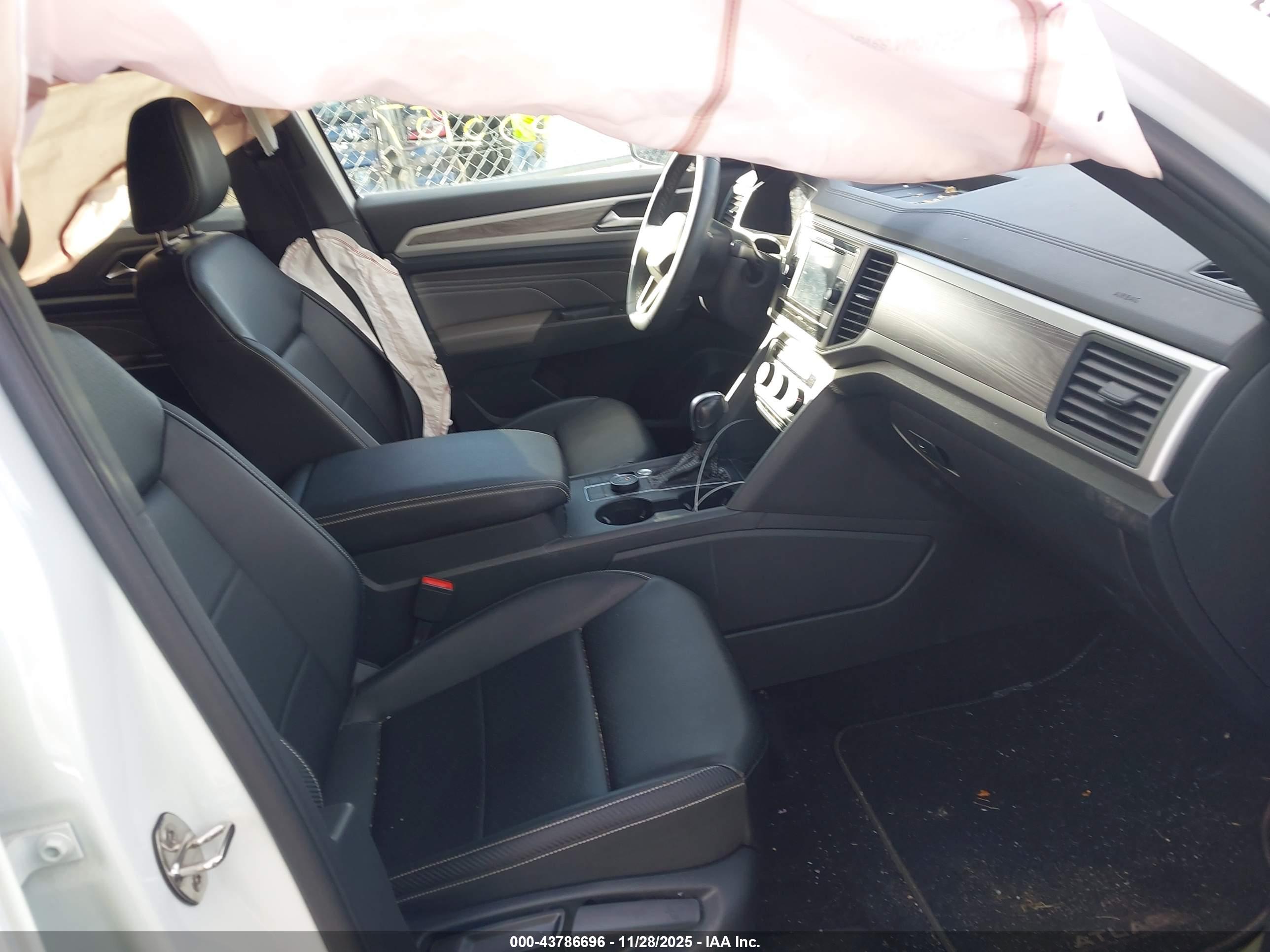 VOLKSWAGEN ATLAS image 5