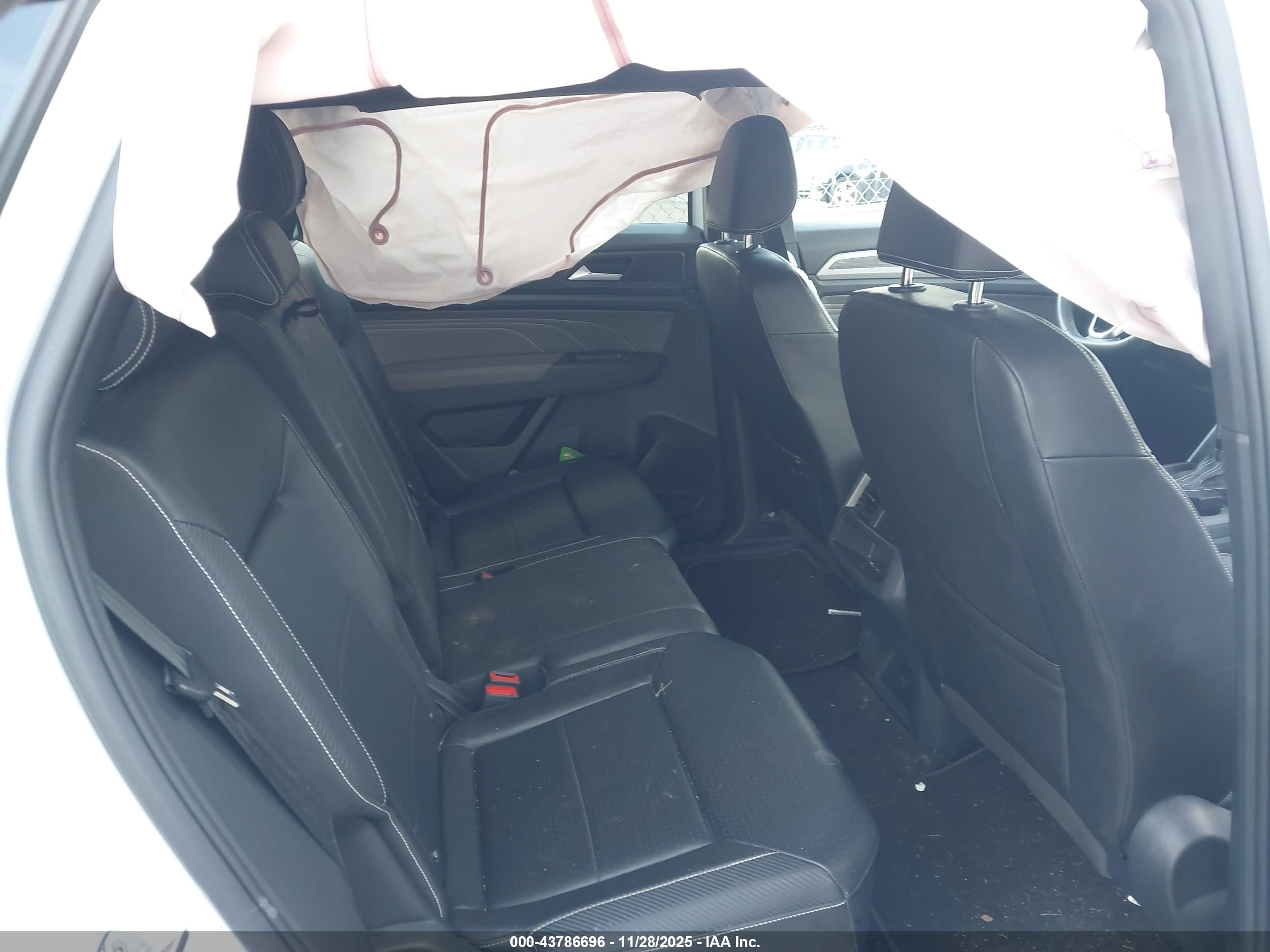 VOLKSWAGEN ATLAS image 8