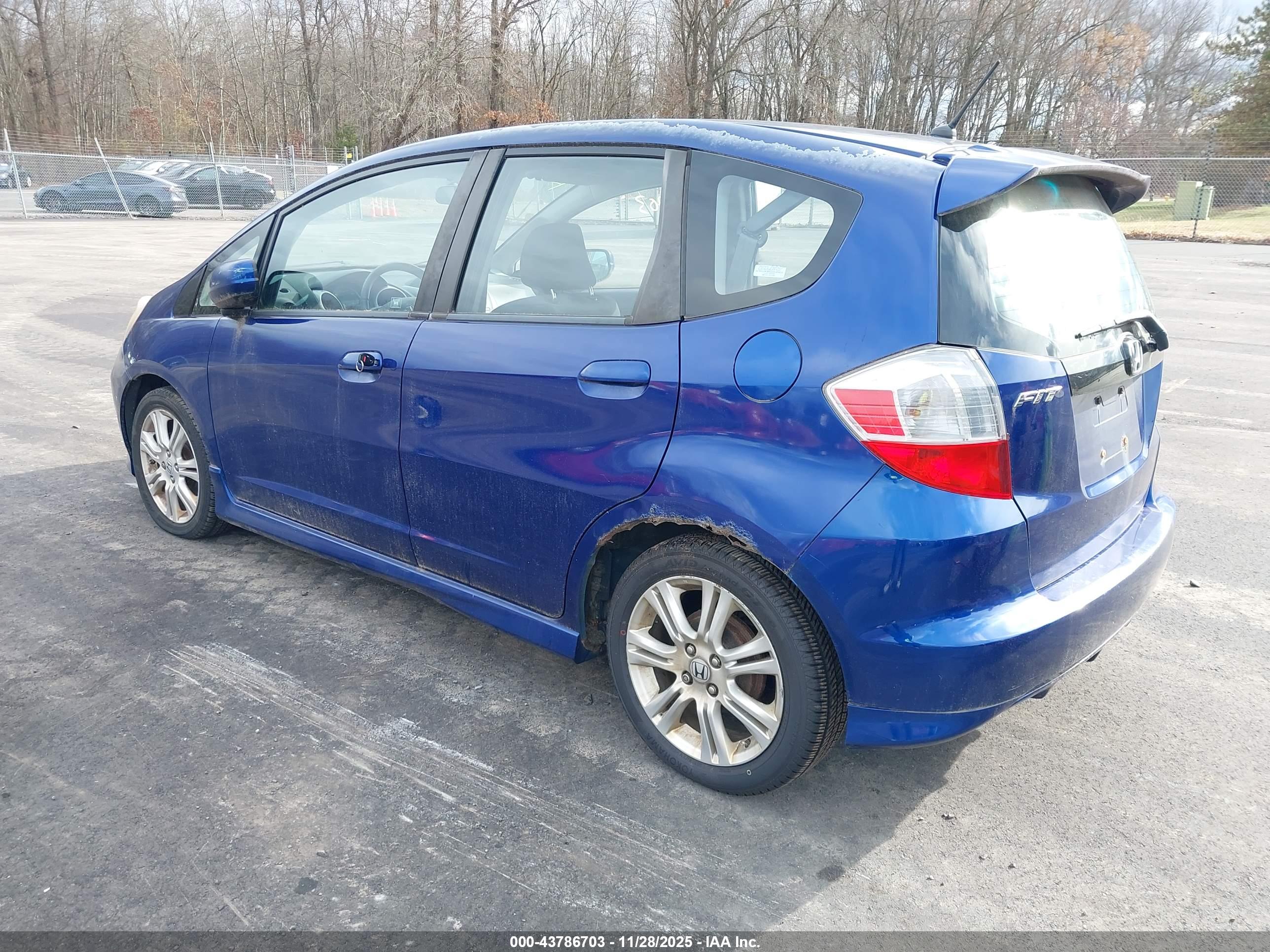 HONDA FIT image 3