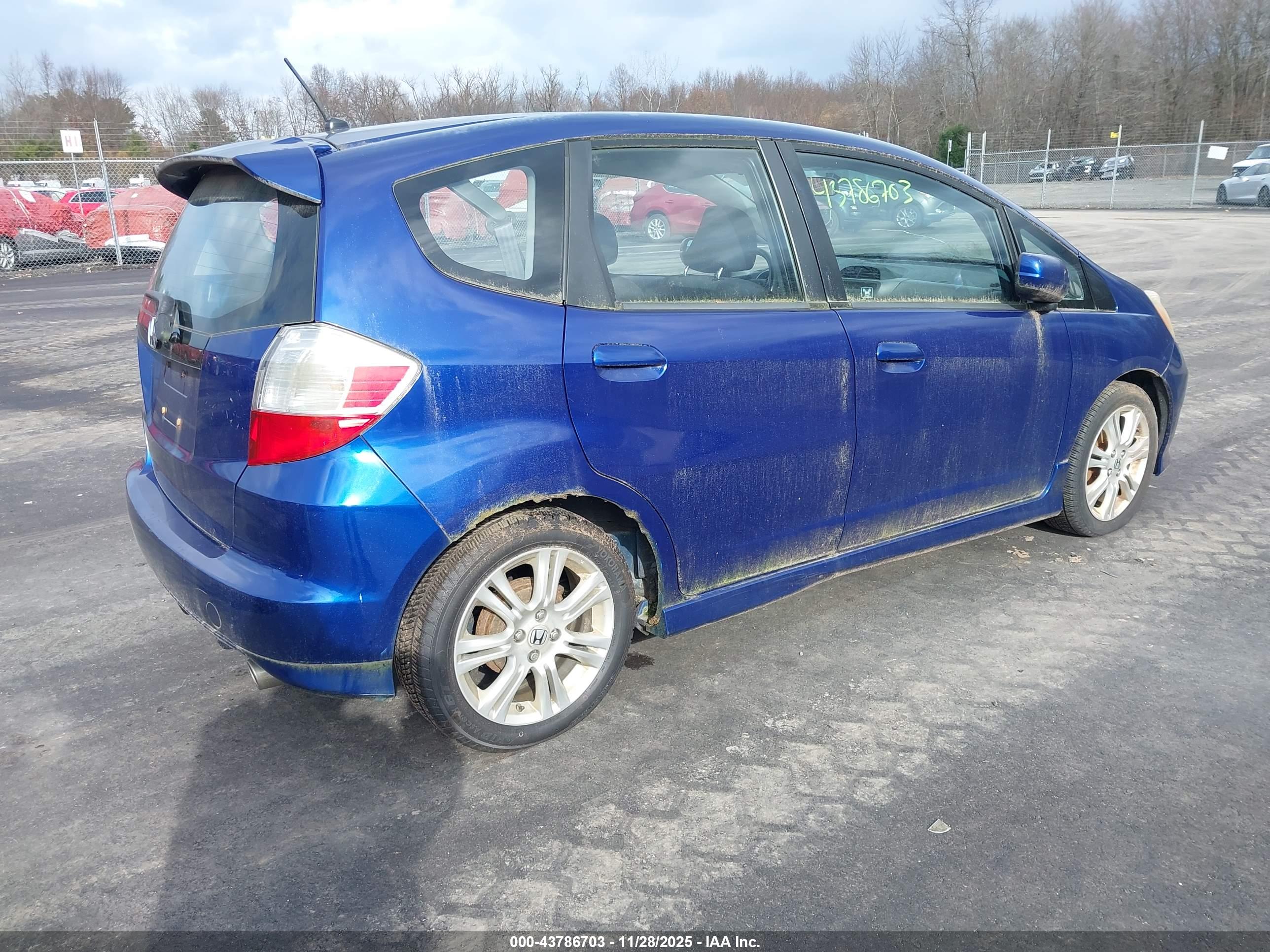 HONDA FIT image 4