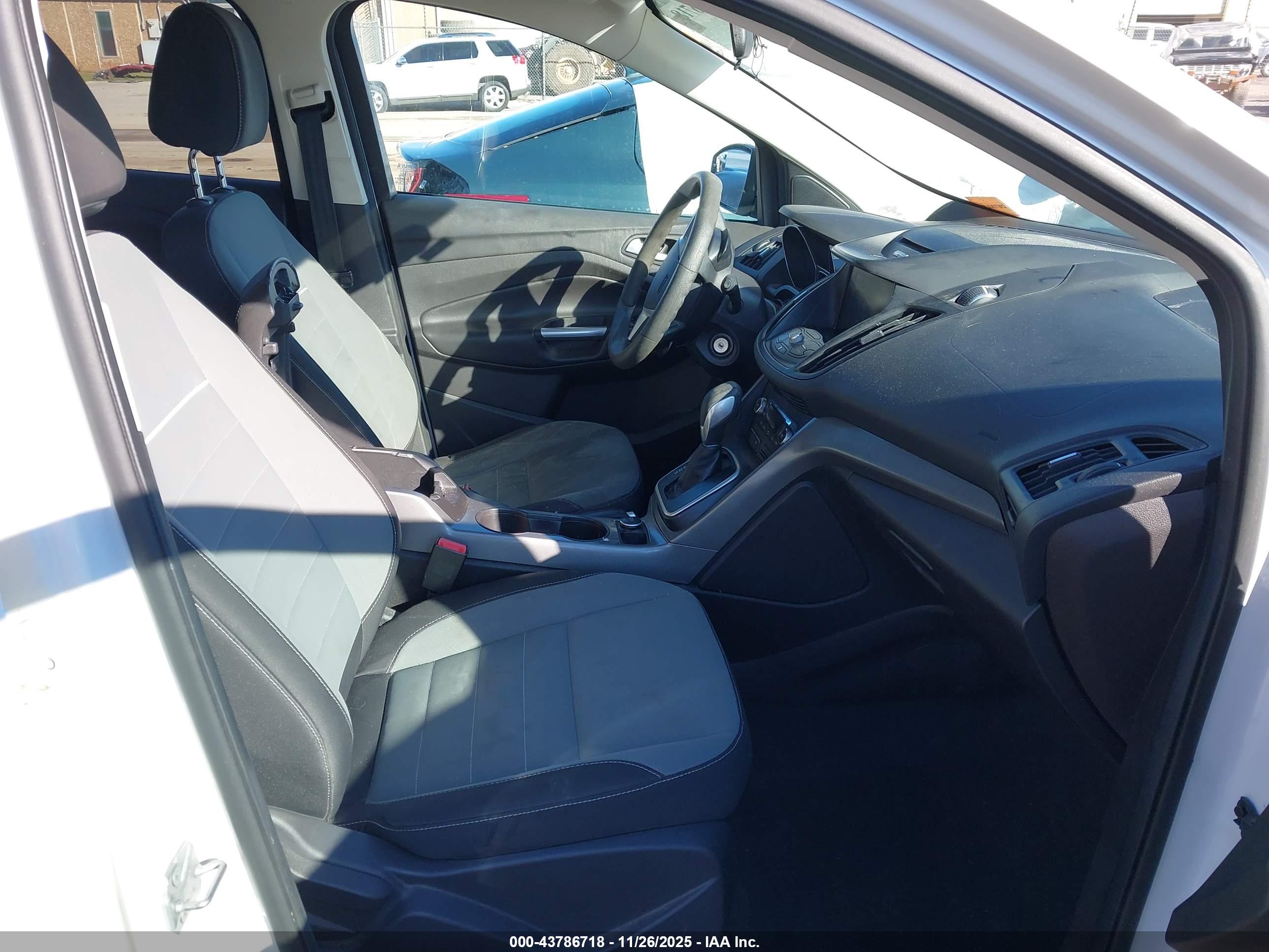 FORD ESCAPE image 5