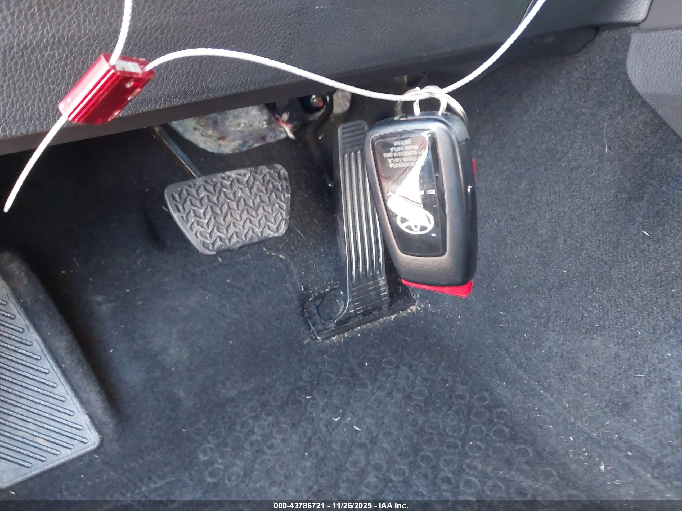 TOYOTA CAMRY image 11