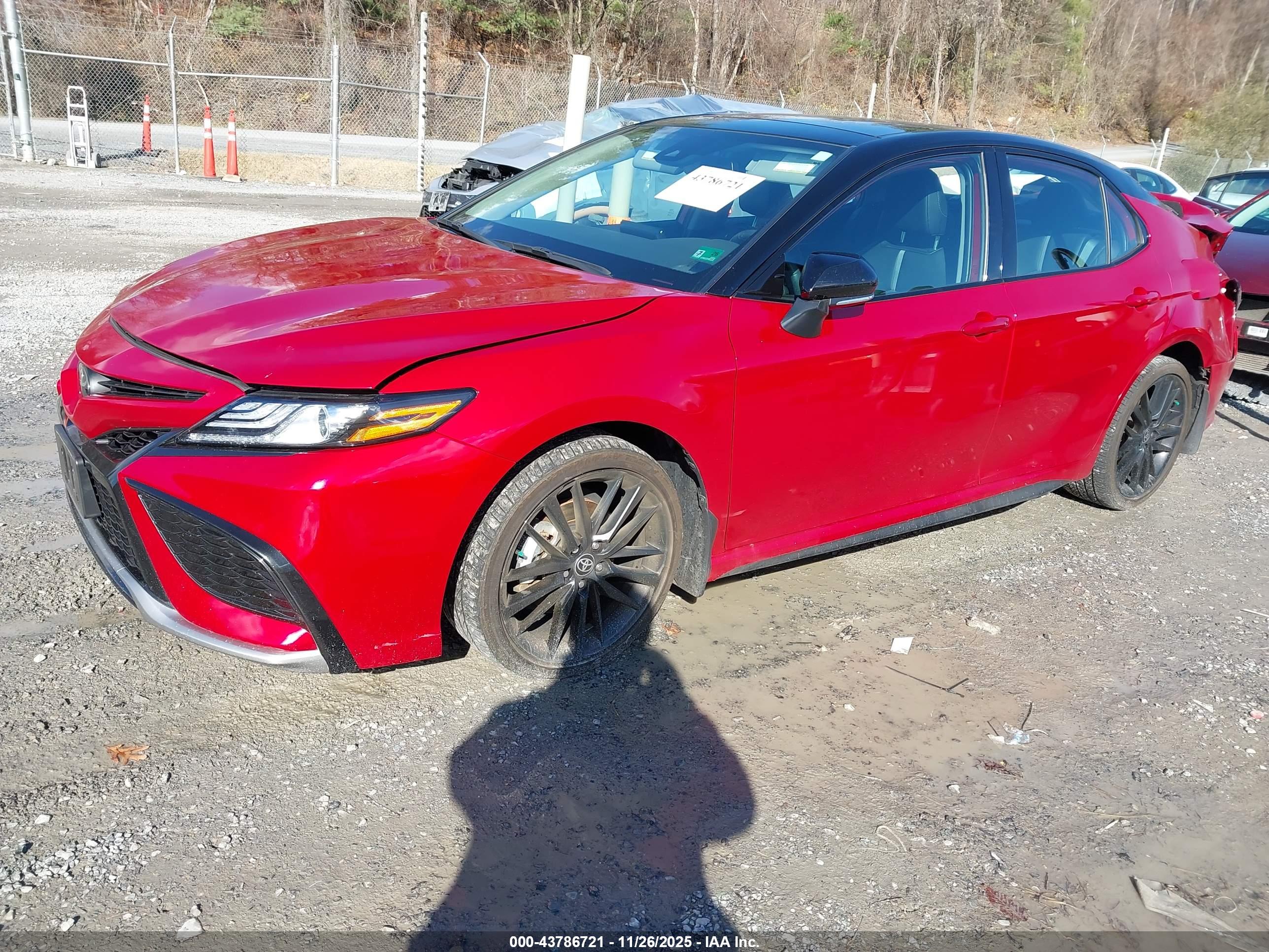 TOYOTA CAMRY image 2