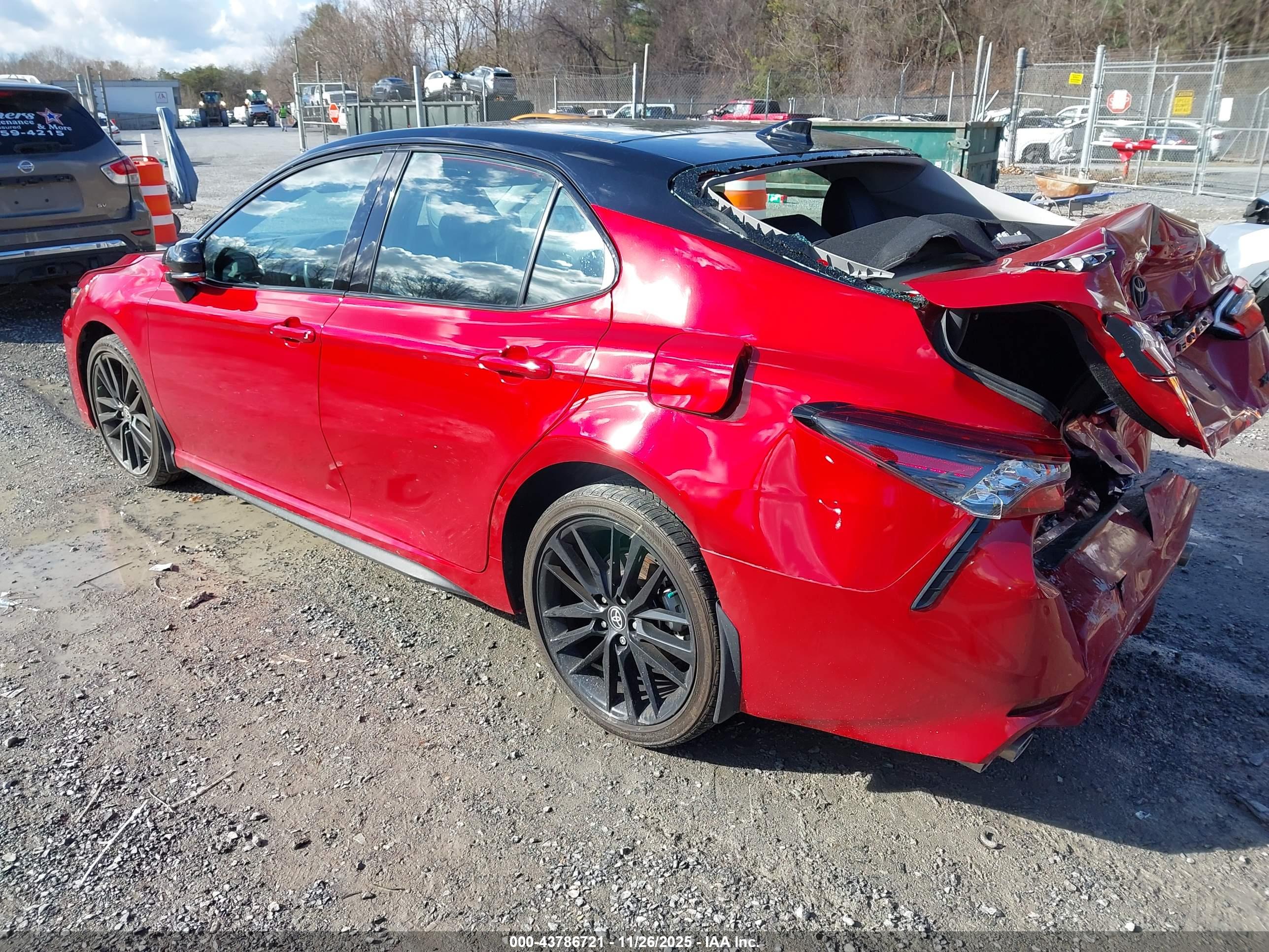 TOYOTA CAMRY image 3