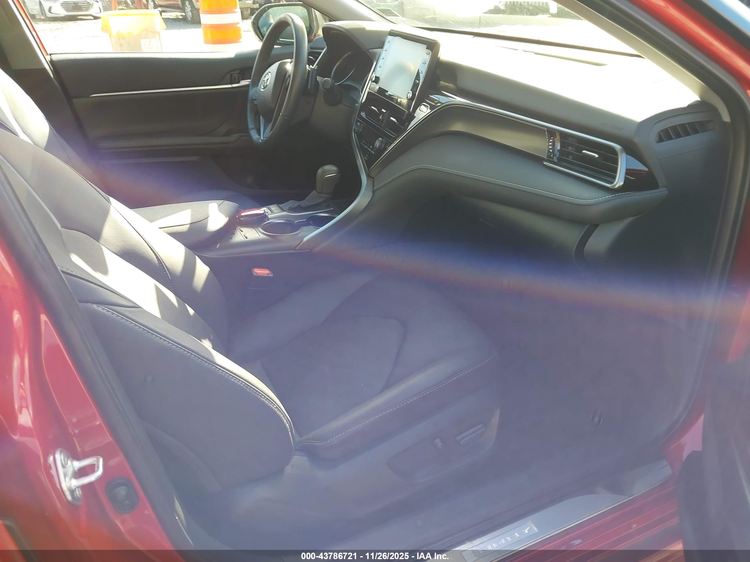 TOYOTA CAMRY image 5