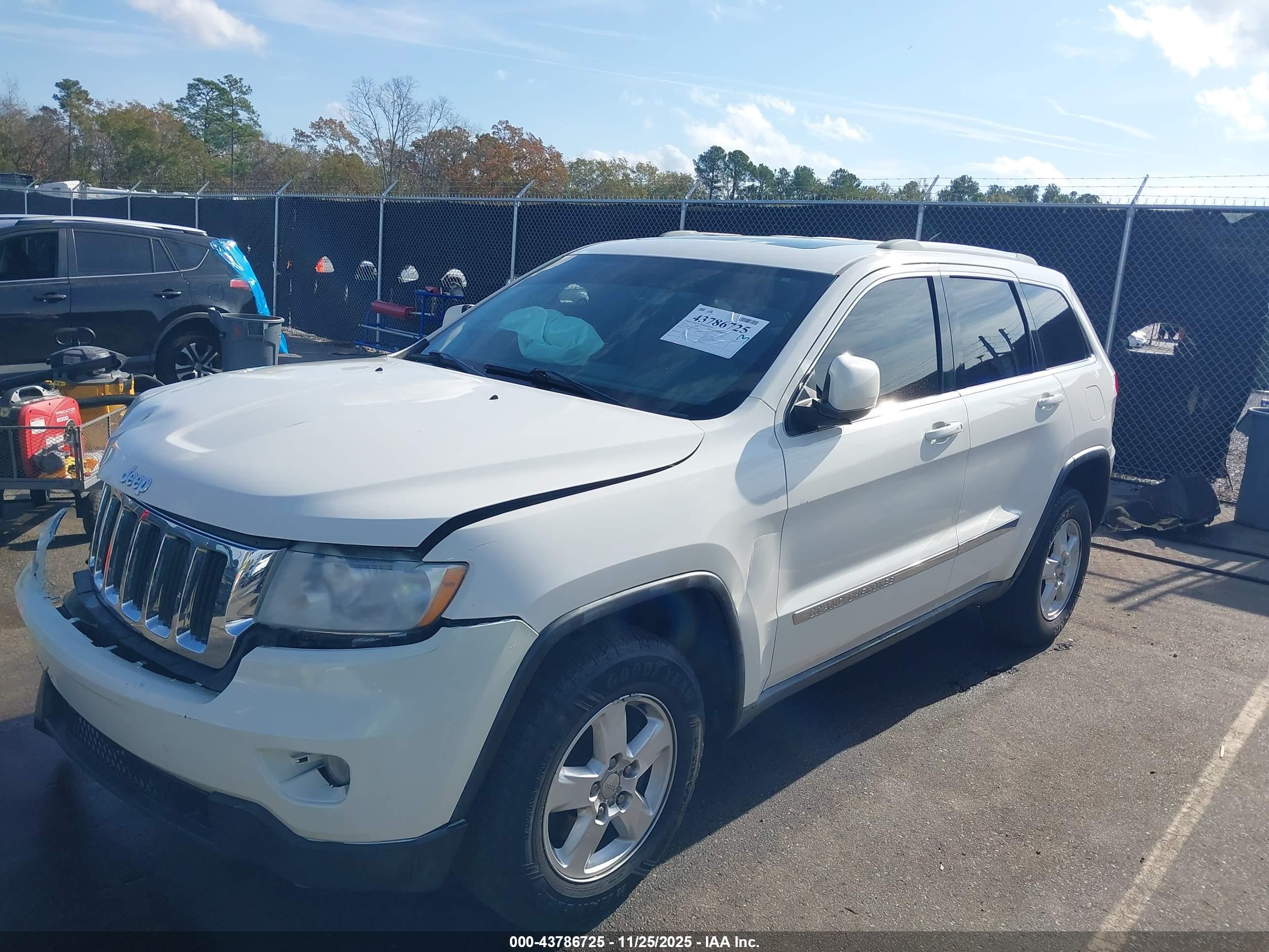 JEEP GRAND image 2