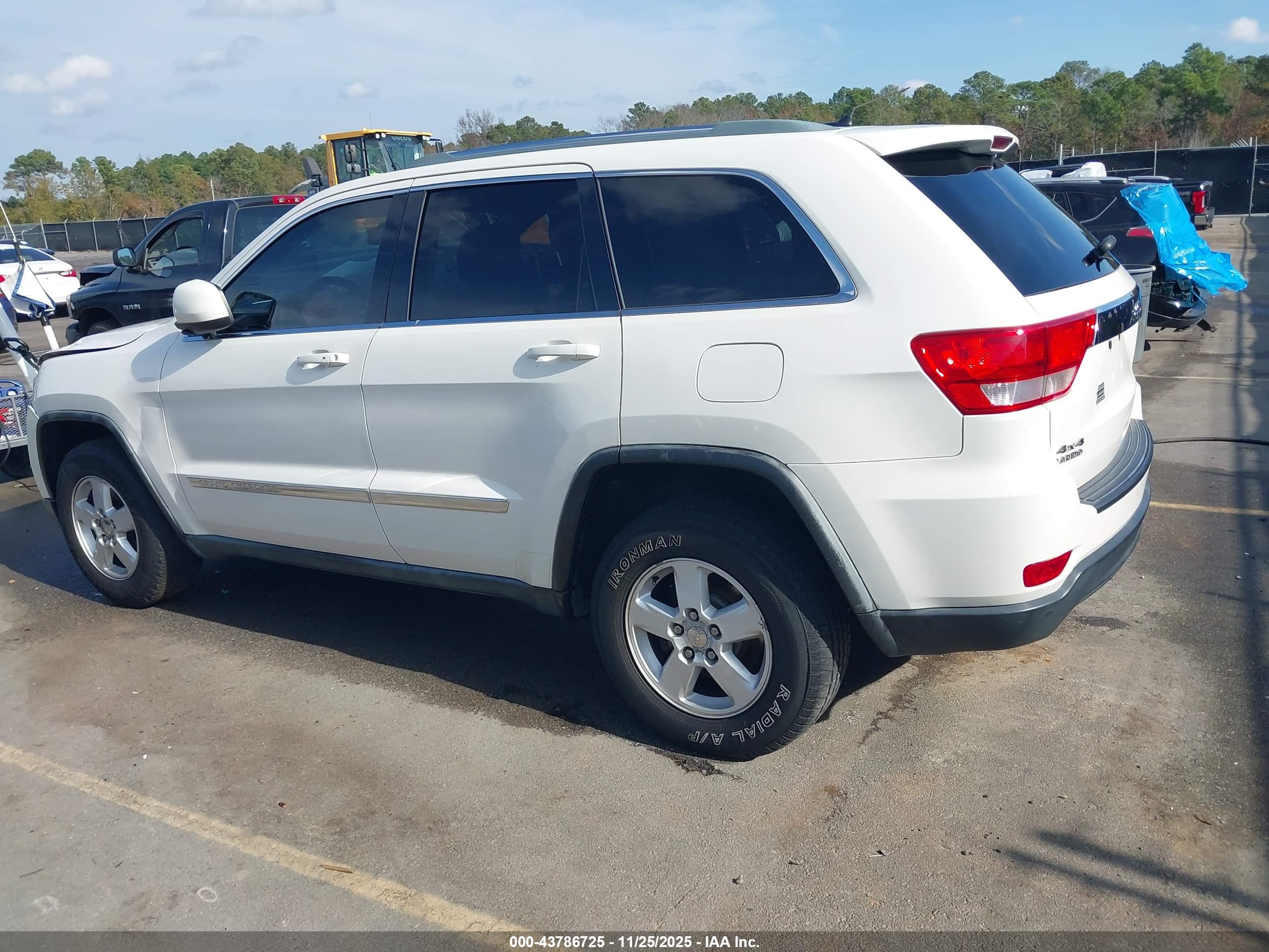 JEEP GRAND image 3