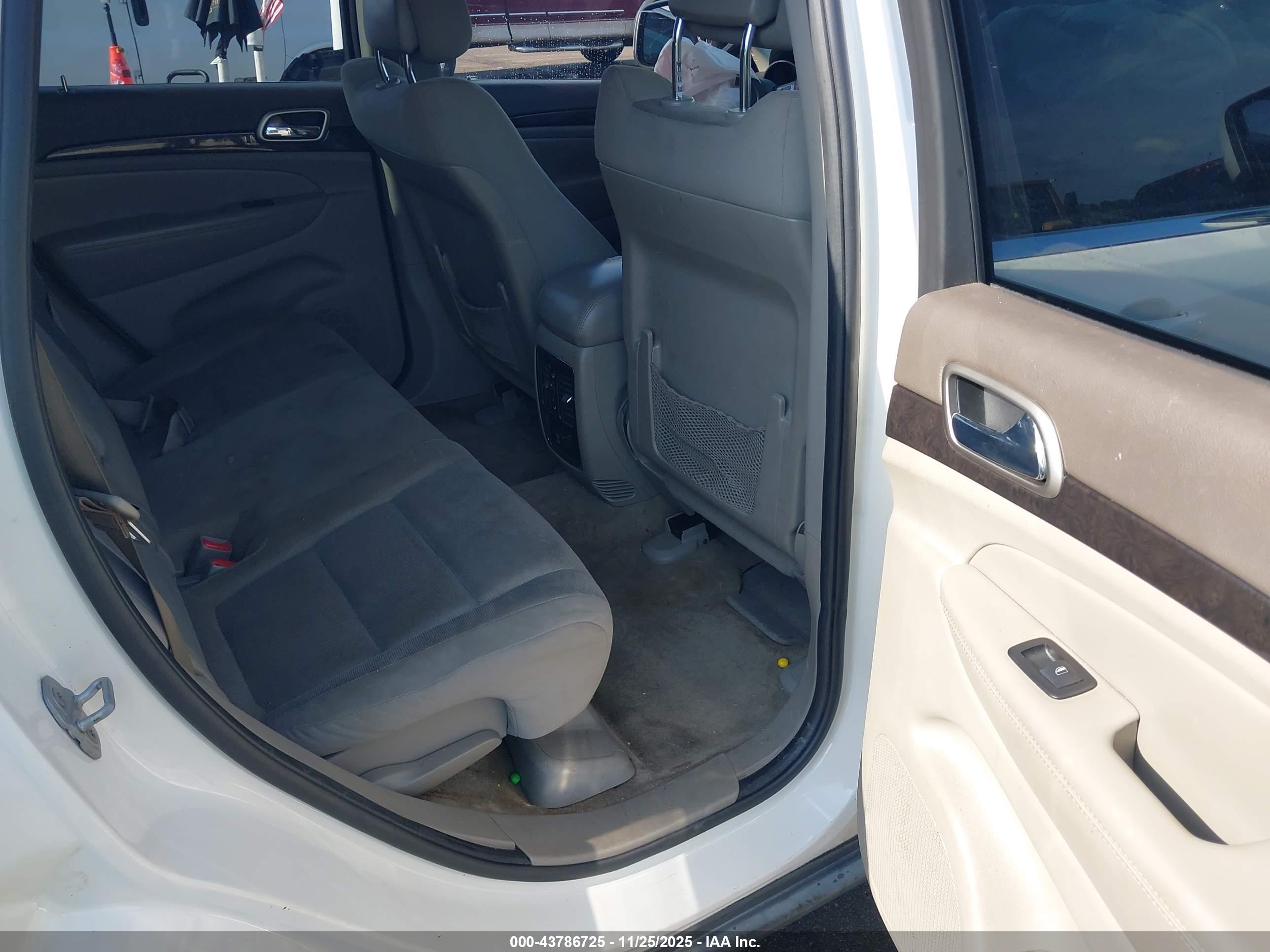JEEP GRAND image 8