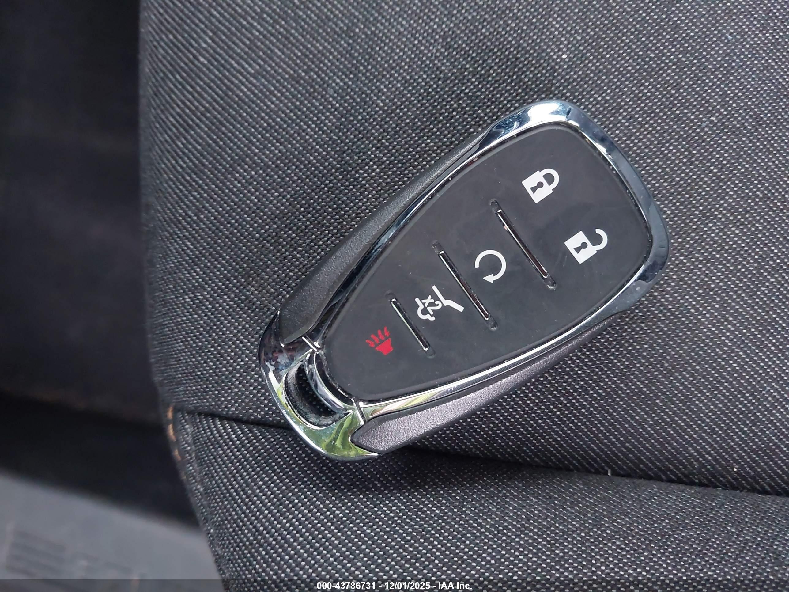 CHEVROLET EQUINOX image 11