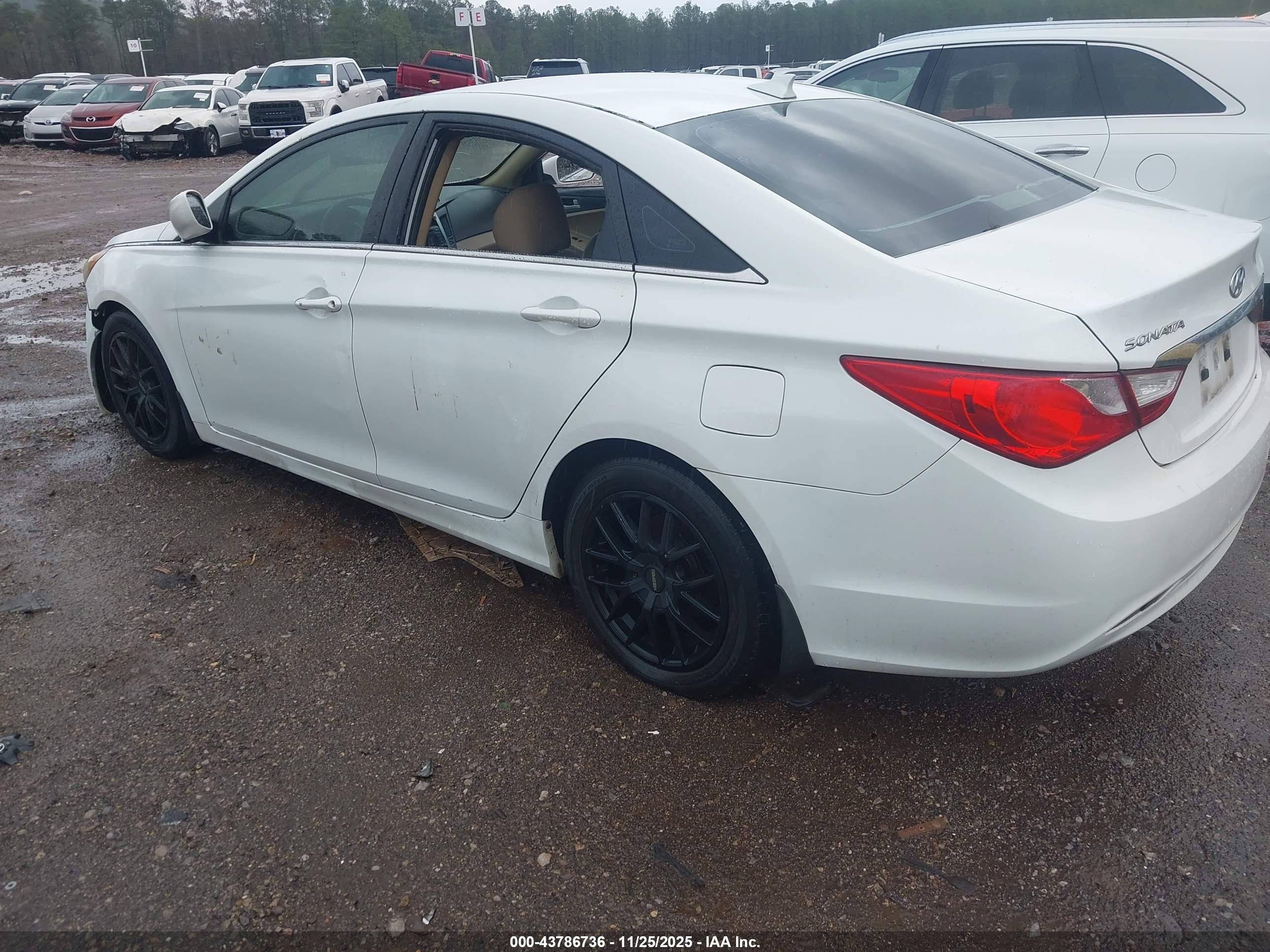 HYUNDAI SONATA image 3