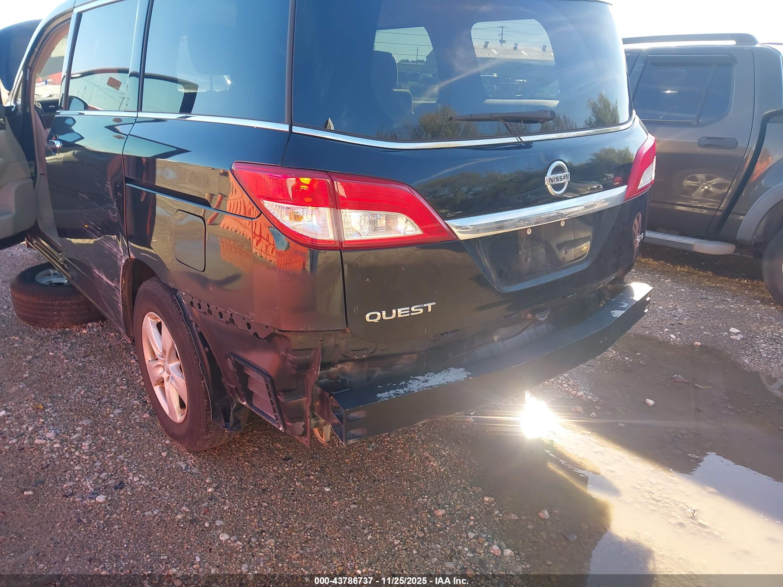 NISSAN QUEST image 6
