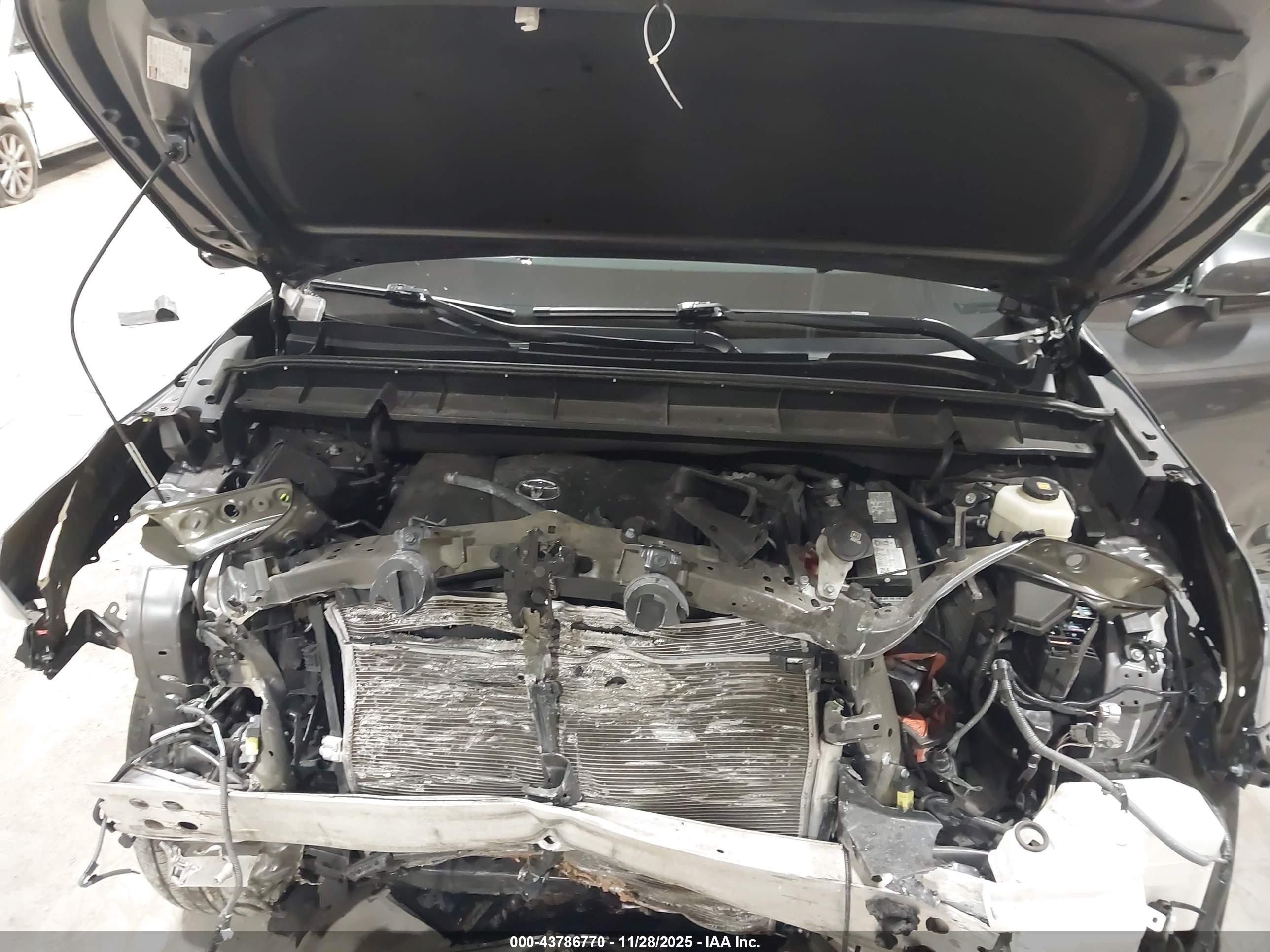 TOYOTA HIGHLANDER image 10