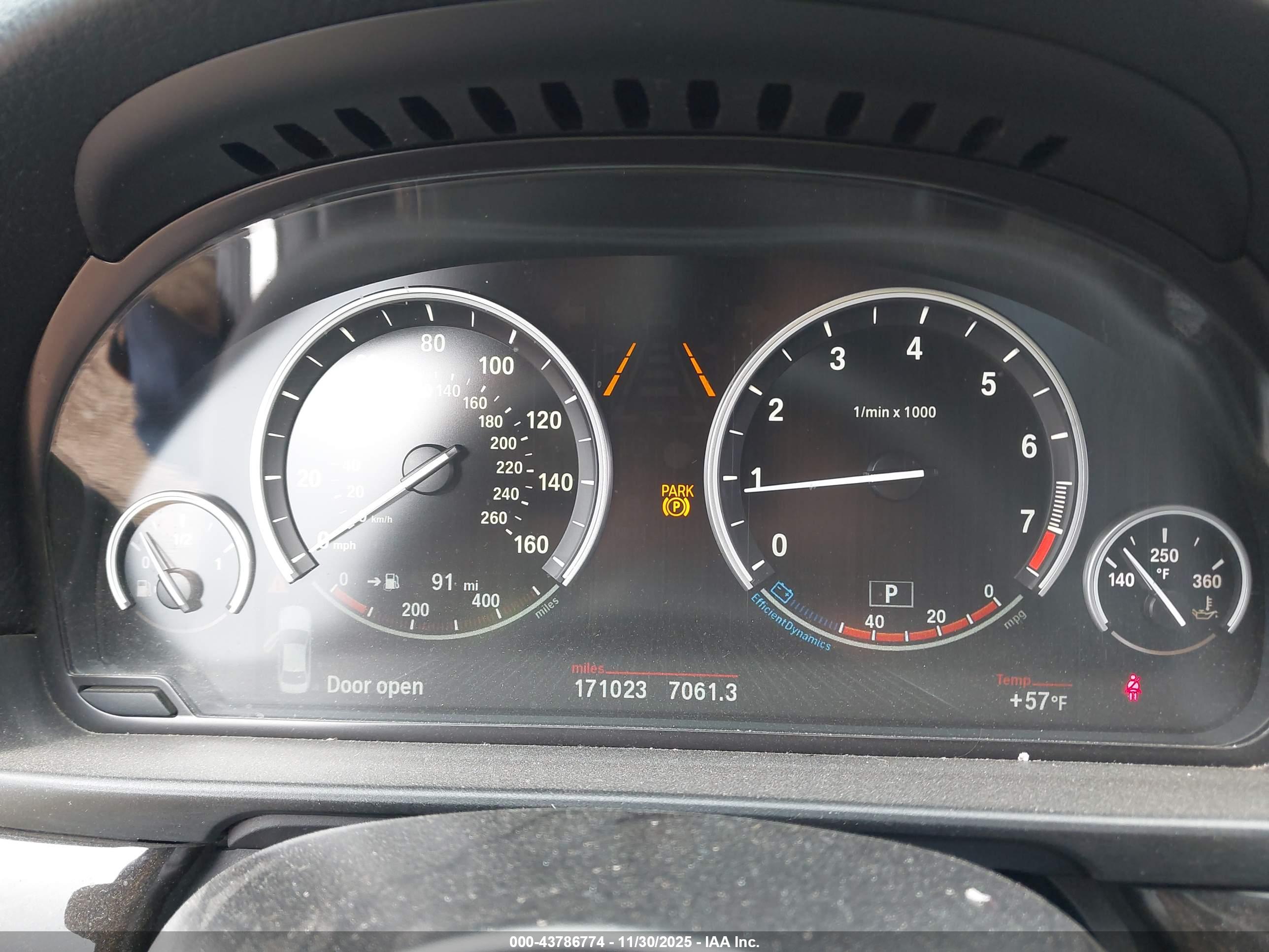 BMW 528I image 7