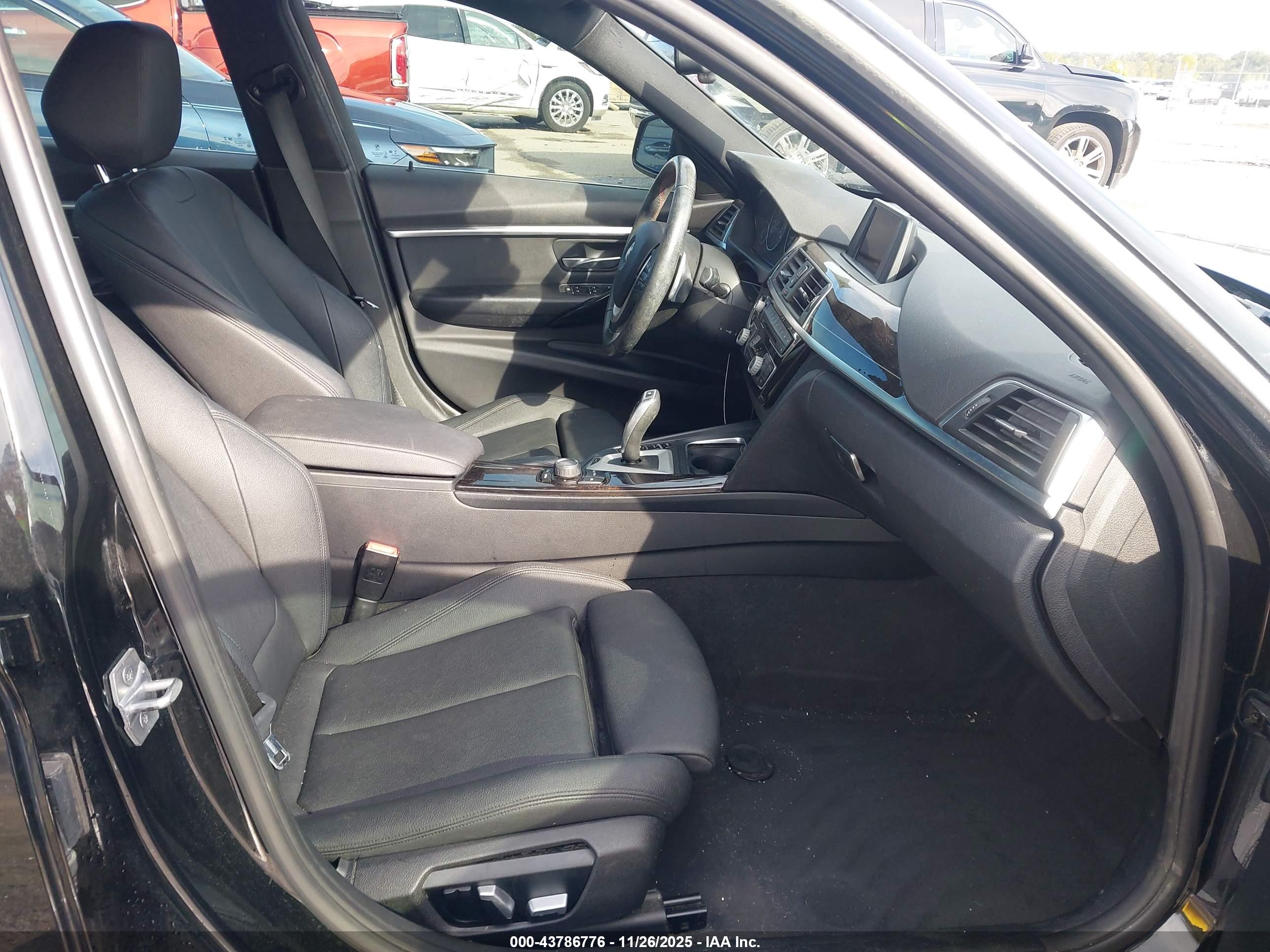 BMW 330E image 5