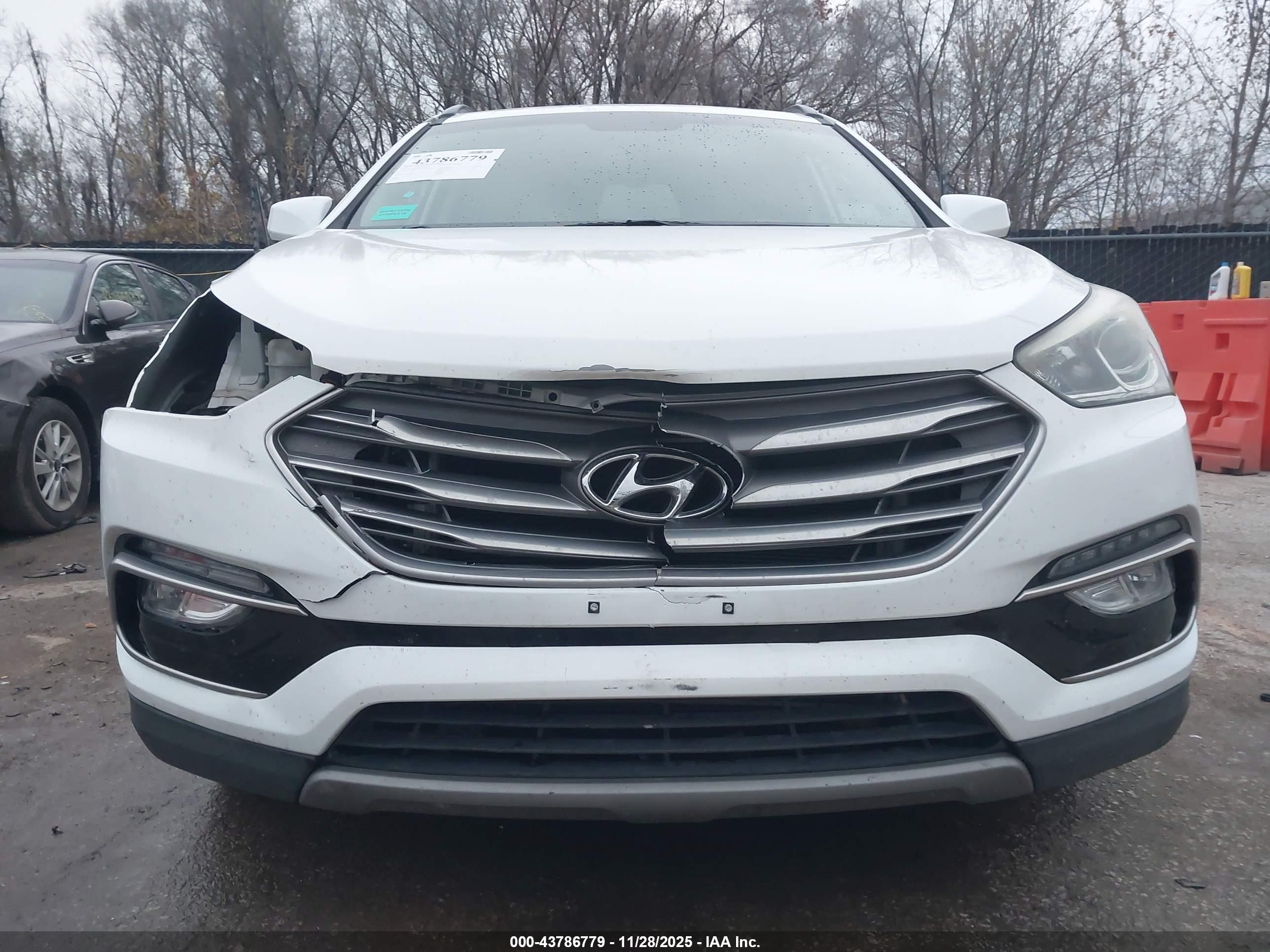 HYUNDAI SANTA image 6