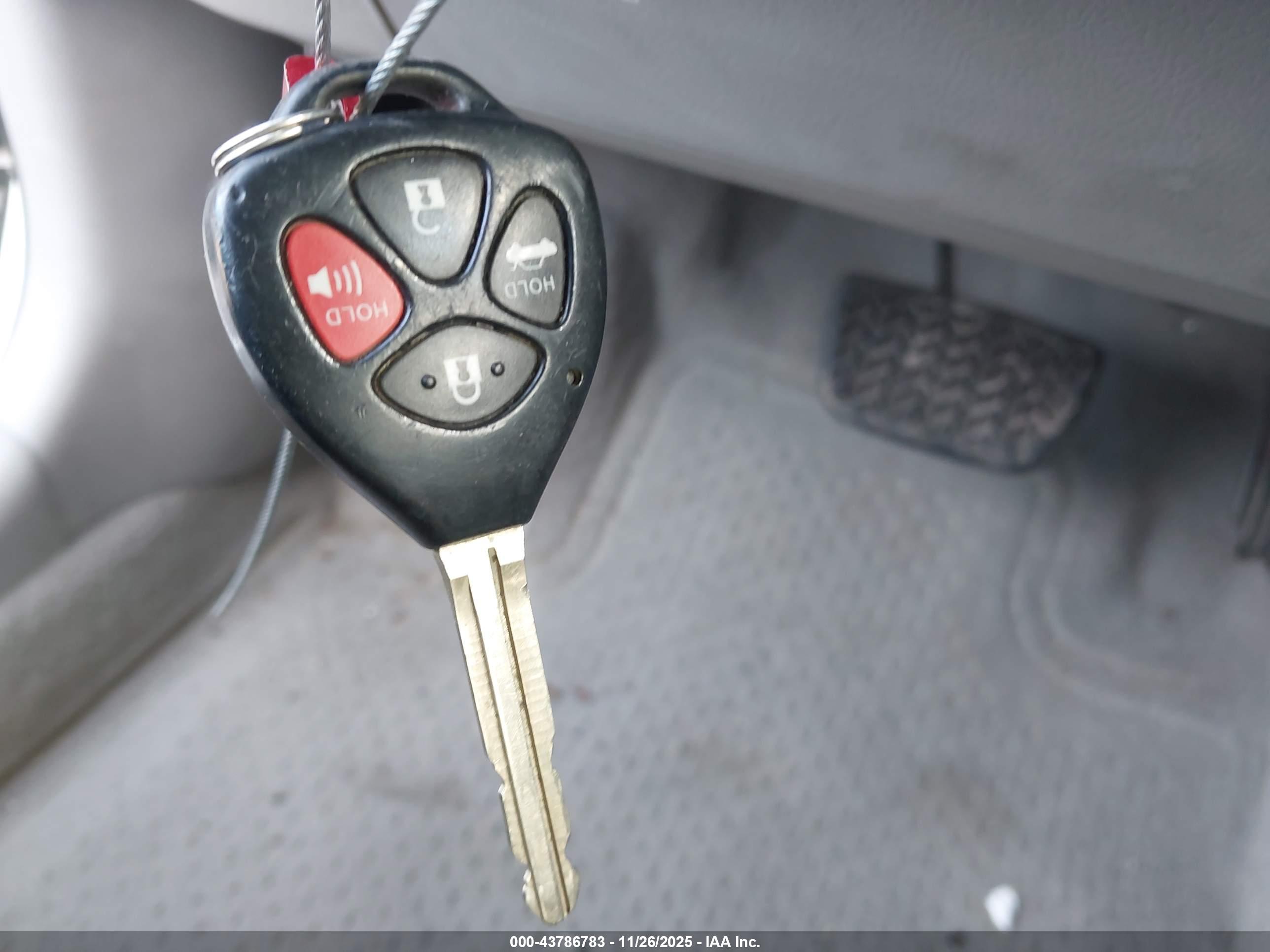 TOYOTA CAMRY image 11