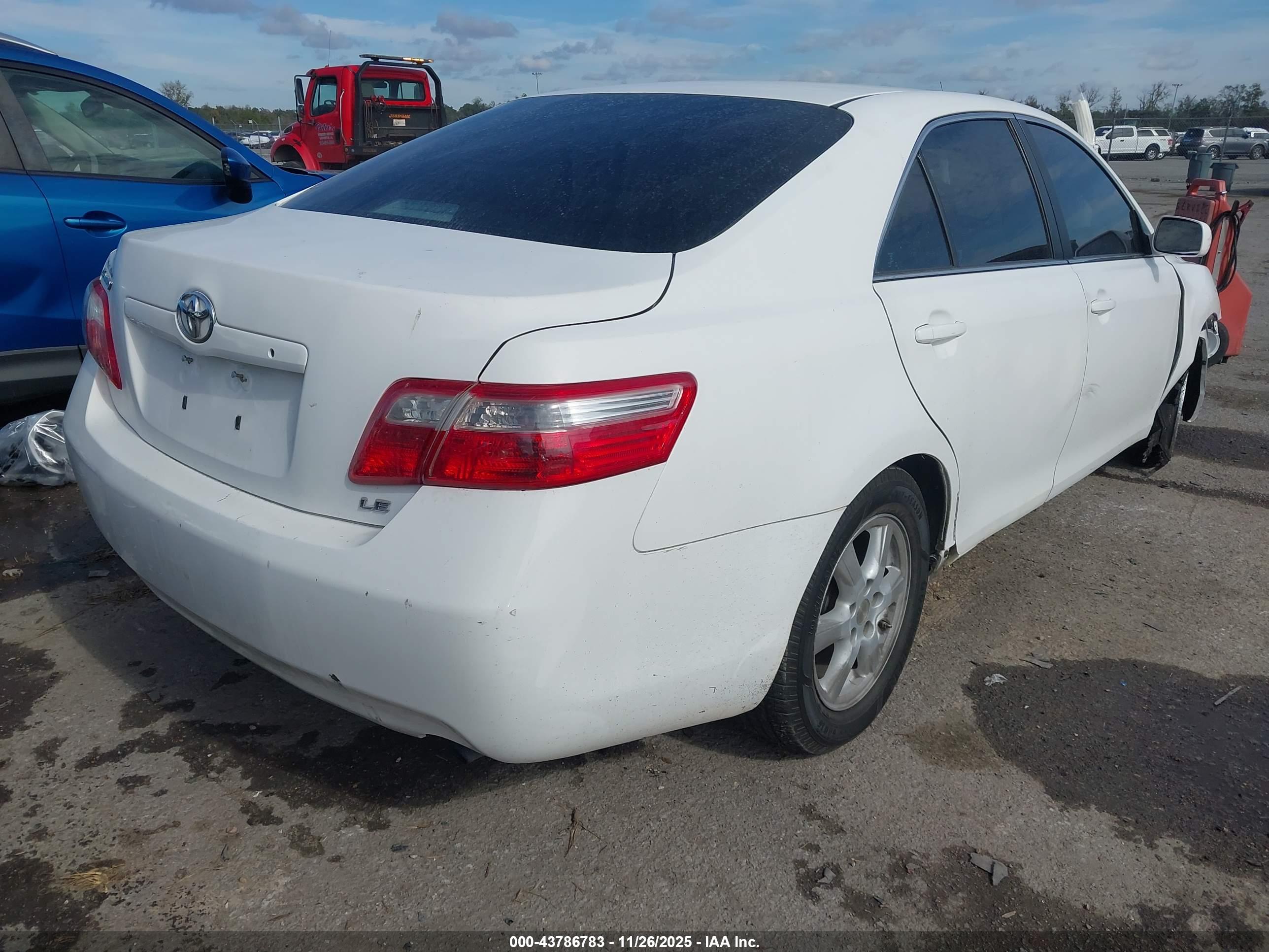 TOYOTA CAMRY image 4