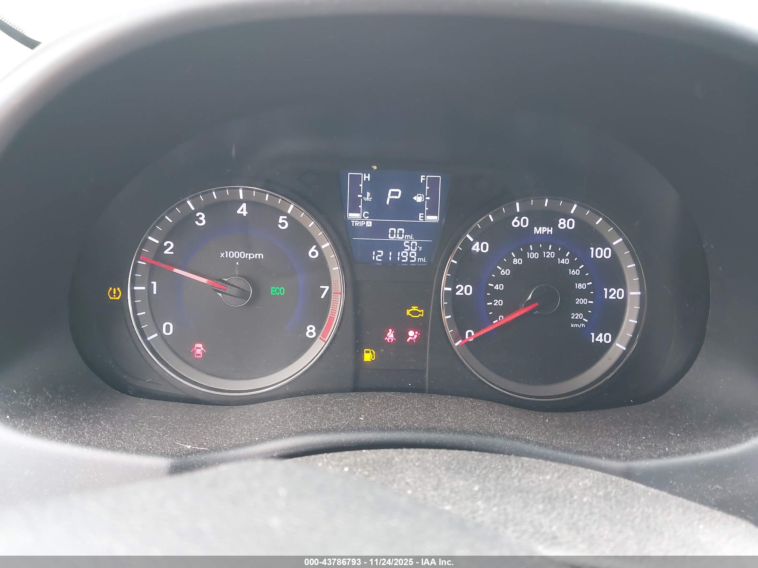 HYUNDAI ACCENT image 7
