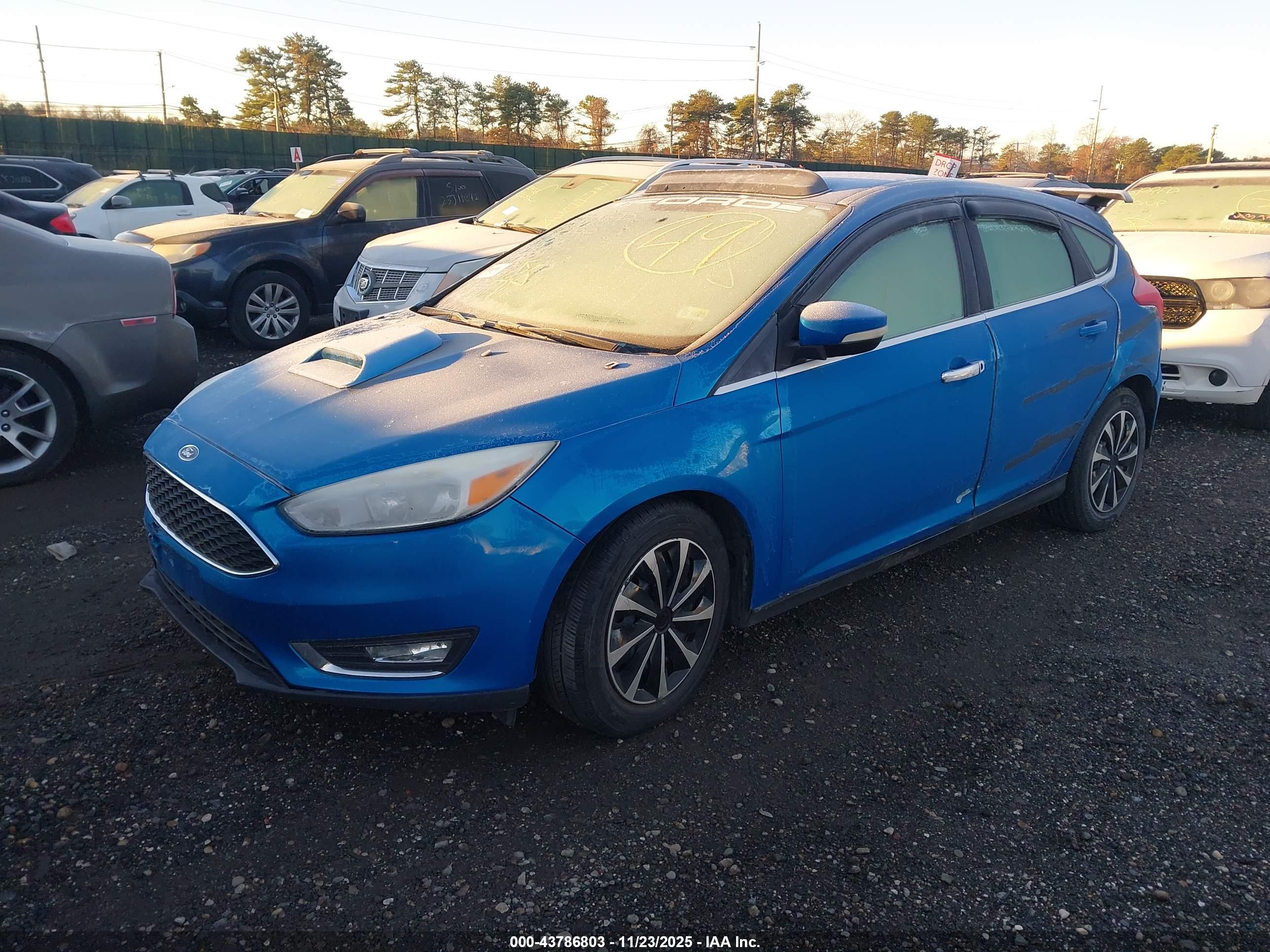 FORD FOCUS image 2