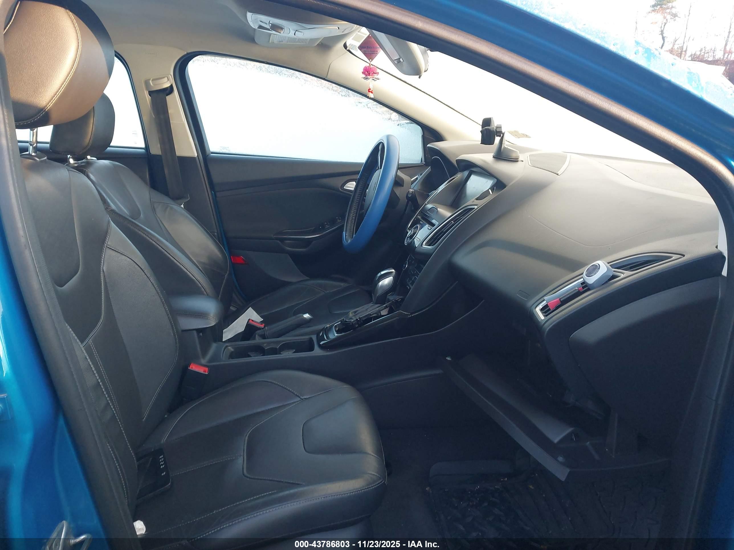 FORD FOCUS image 5