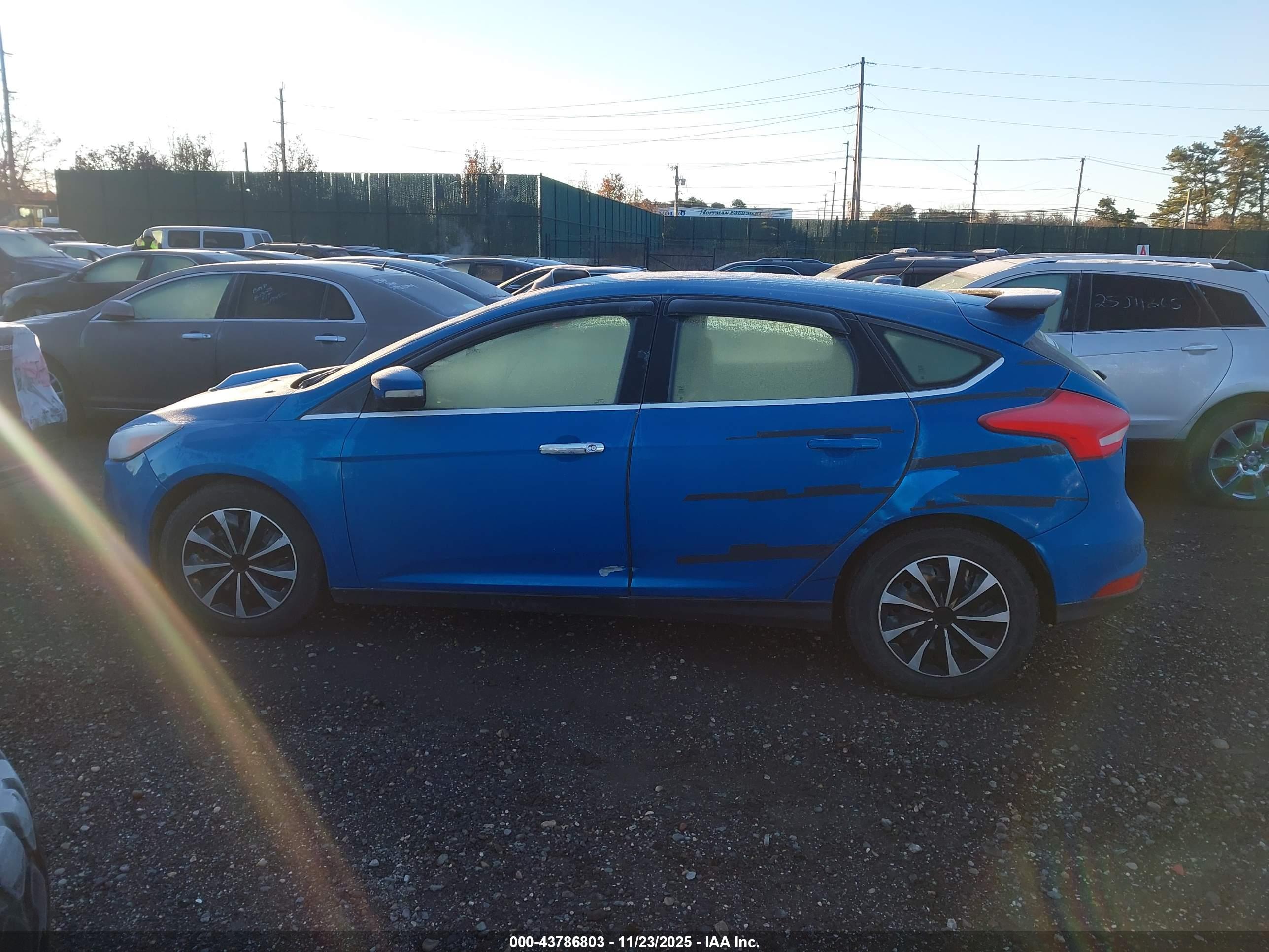 FORD FOCUS image 6