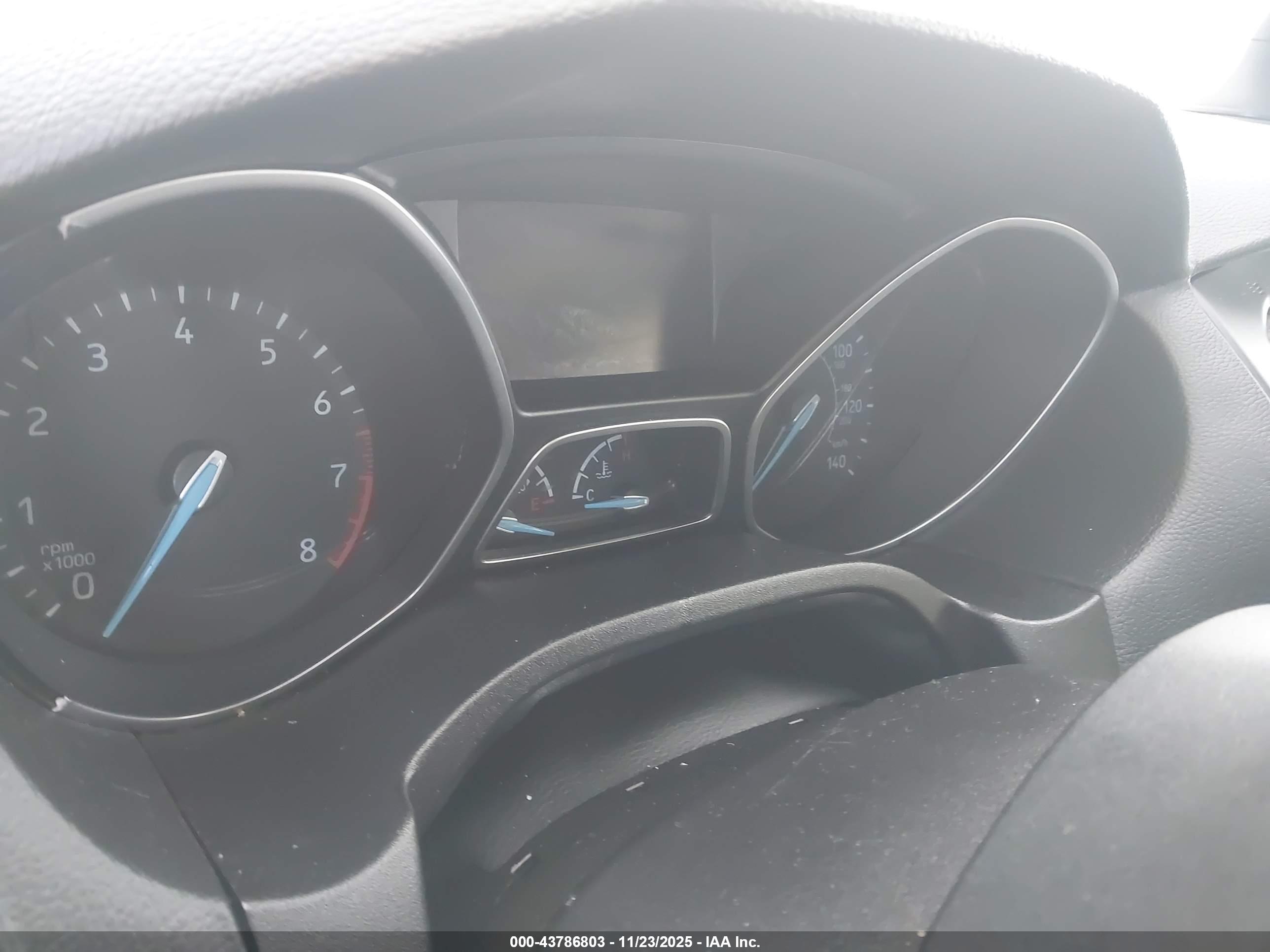 FORD FOCUS image 7