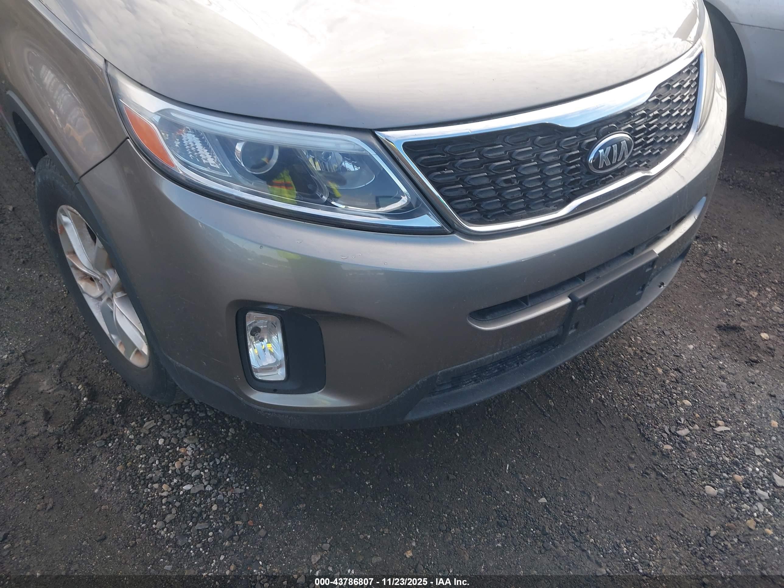 KIA SORENTO image 6
