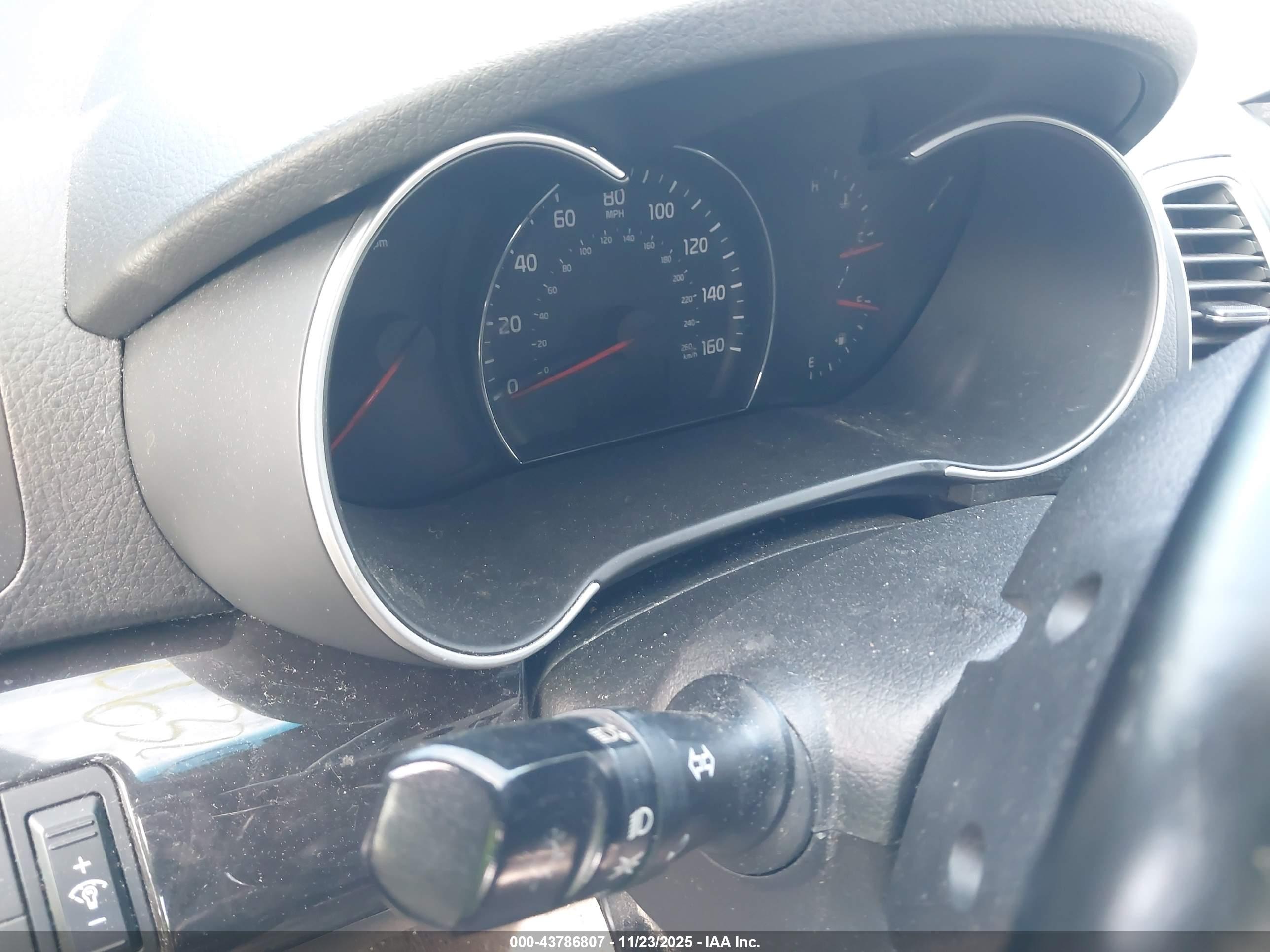 KIA SORENTO image 7