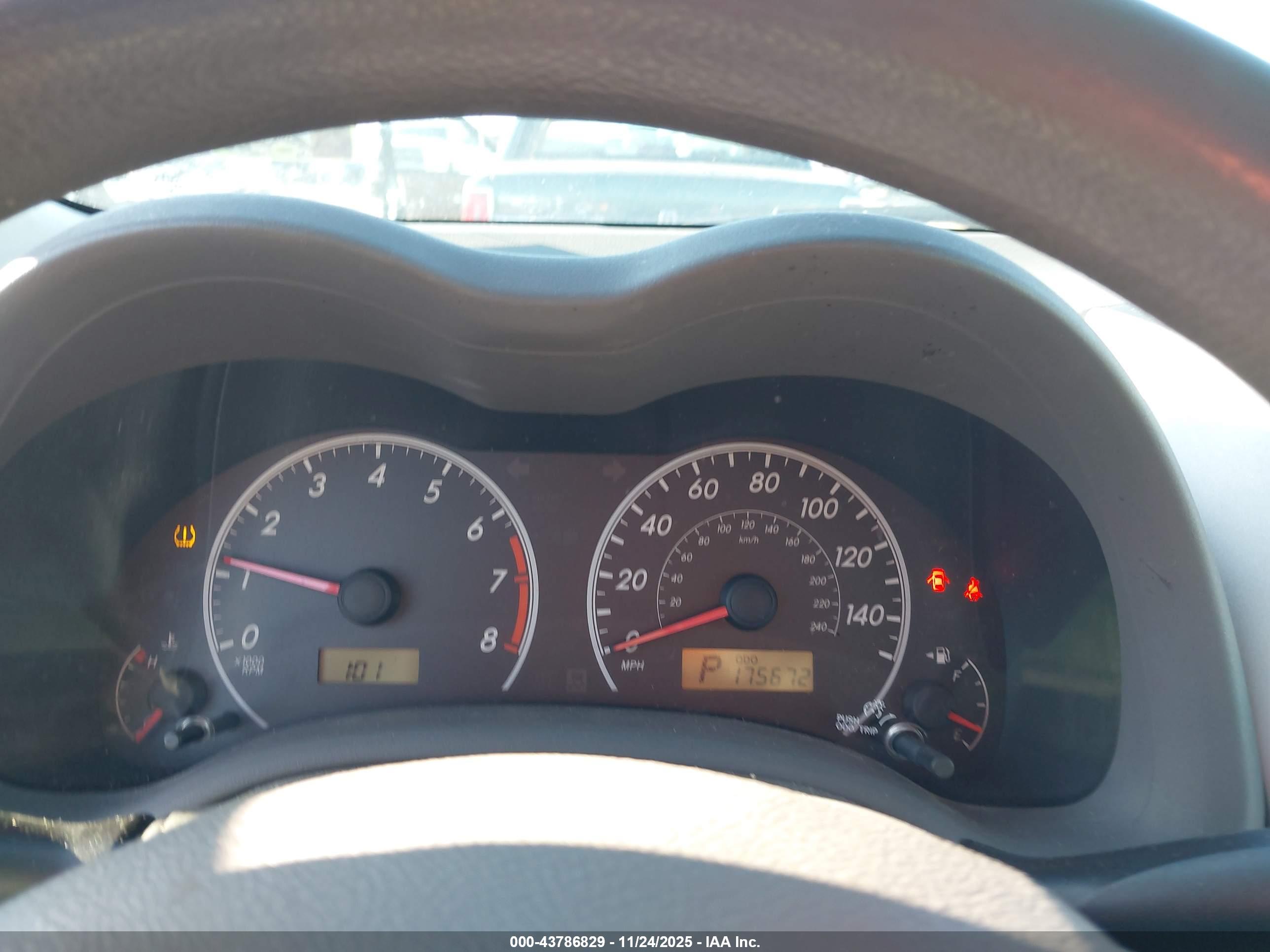 TOYOTA COROLLA image 7