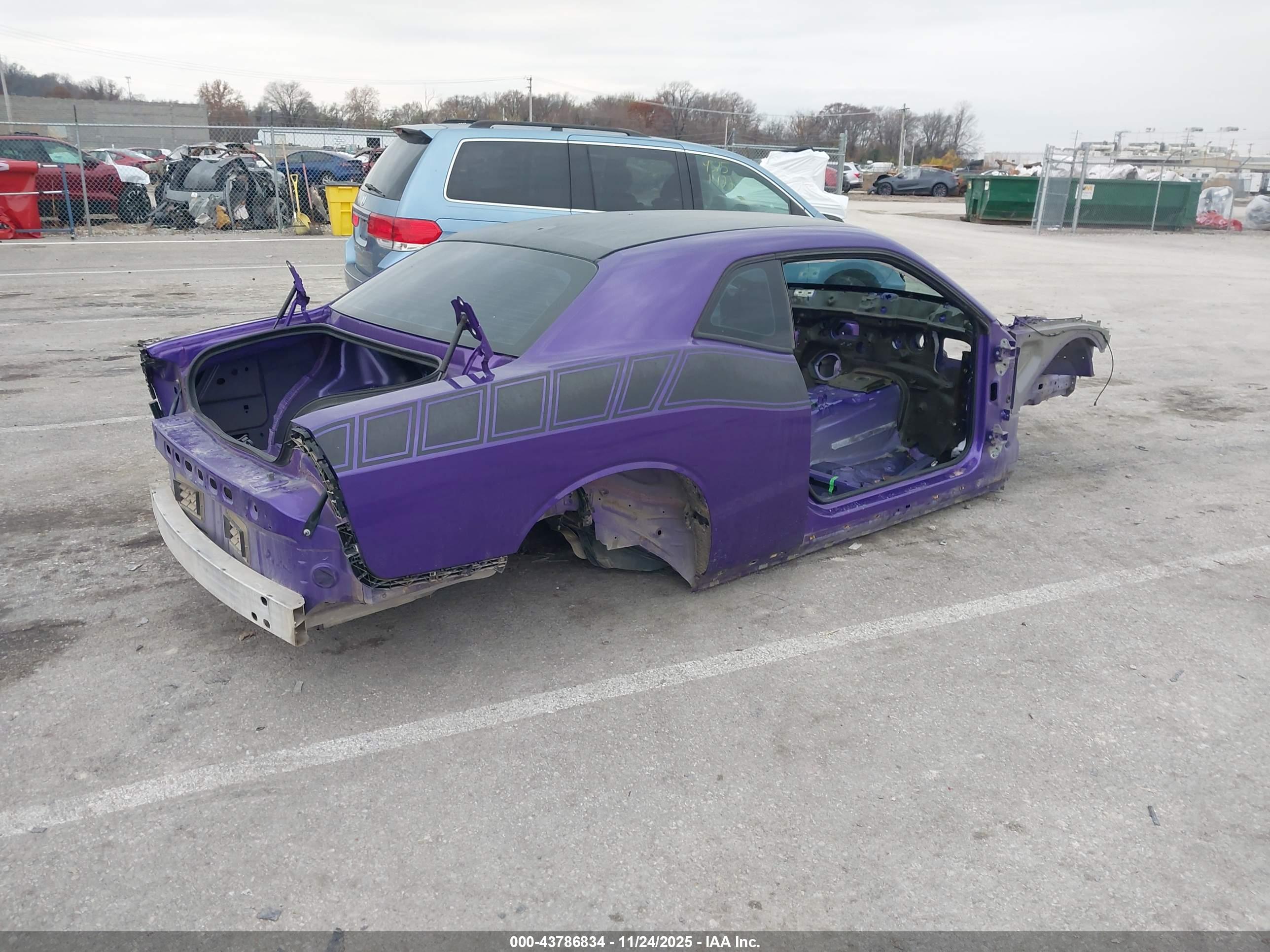 DODGE CHALLENGER image 4