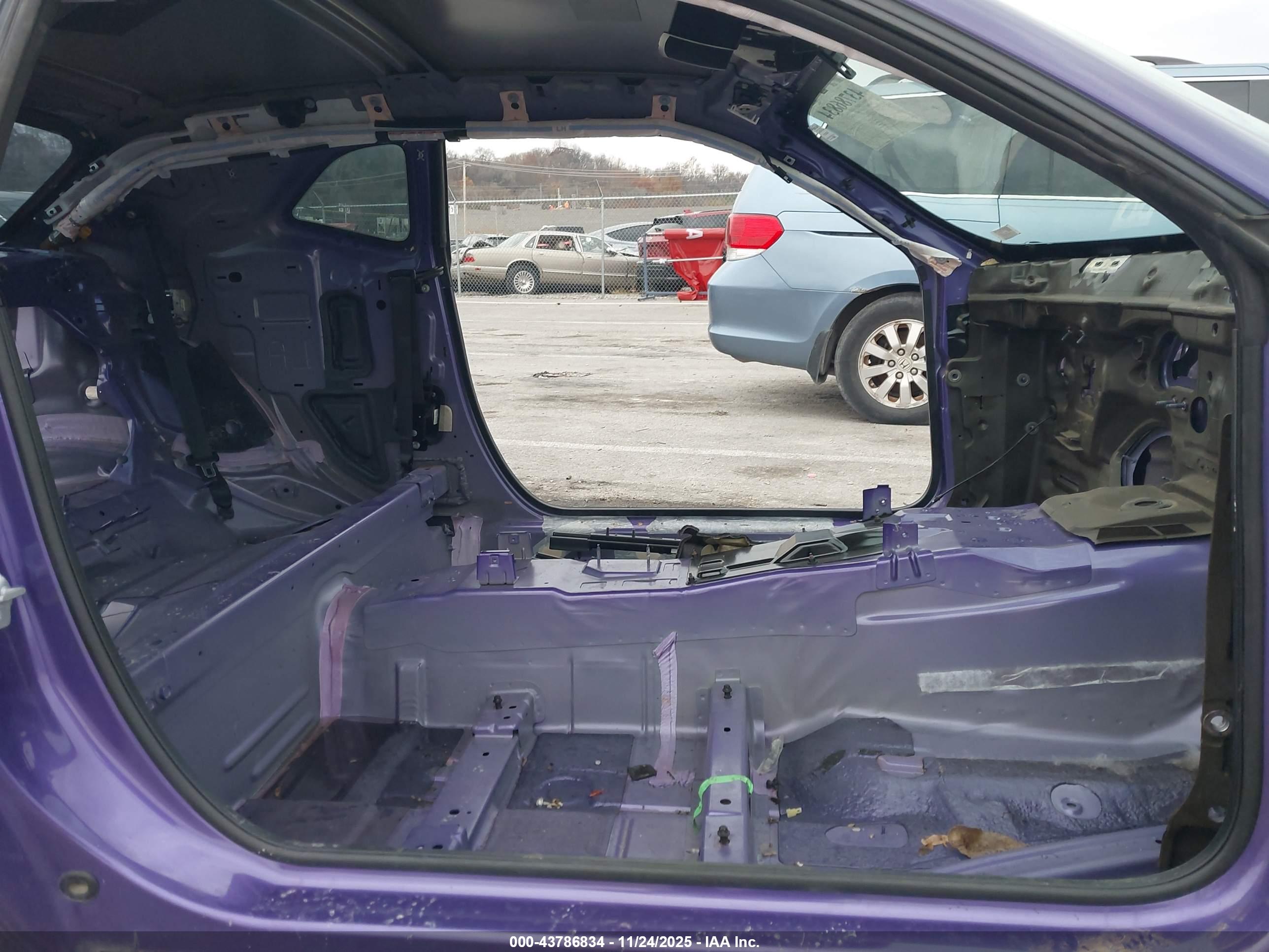 DODGE CHALLENGER image 5