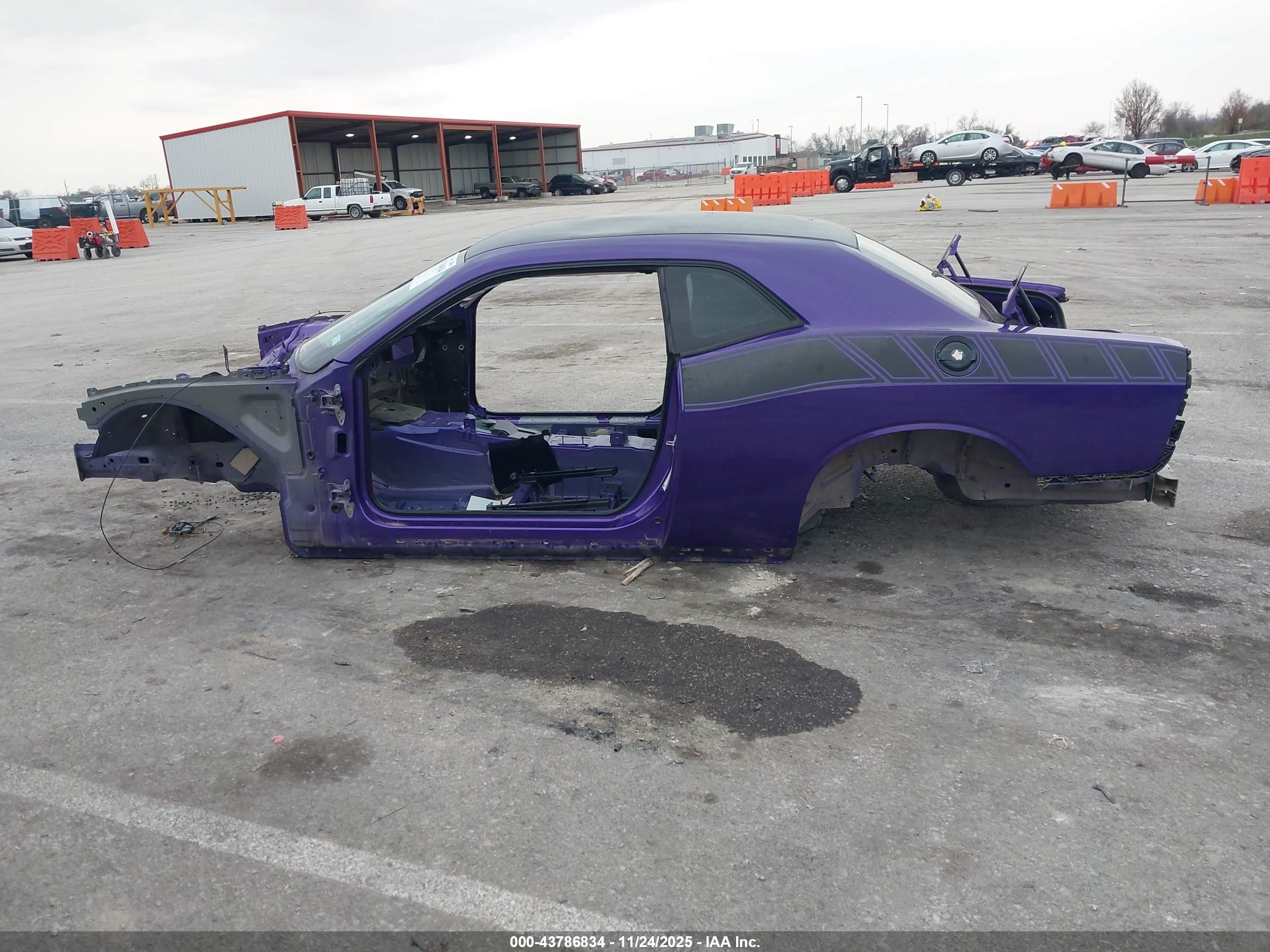 DODGE CHALLENGER image 6