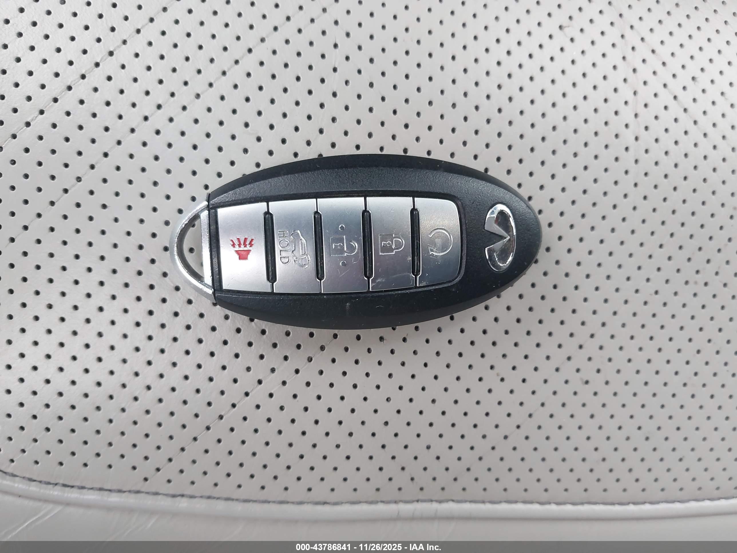 INFINITI QX80 image 11