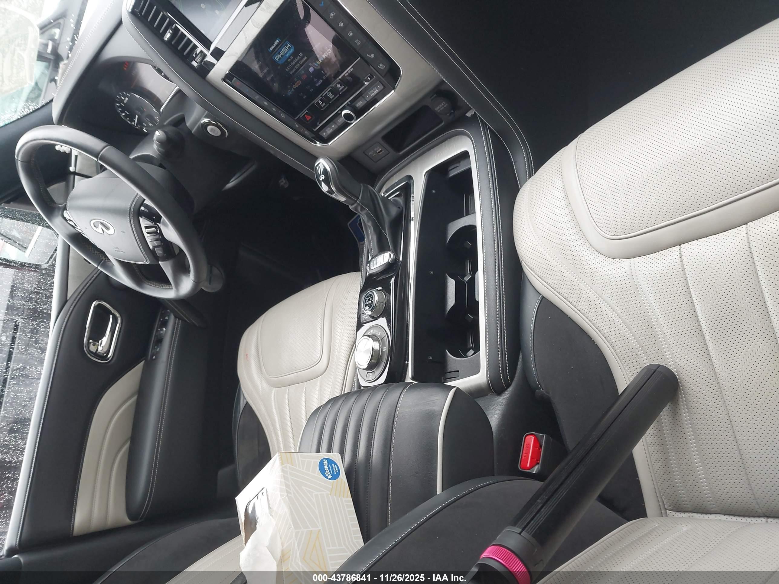 INFINITI QX80 image 5