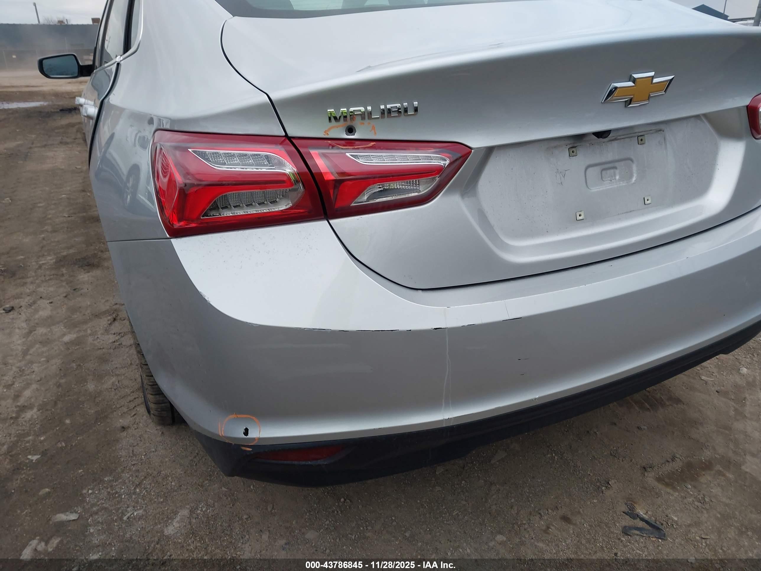 CHEVROLET MALIBU image 6