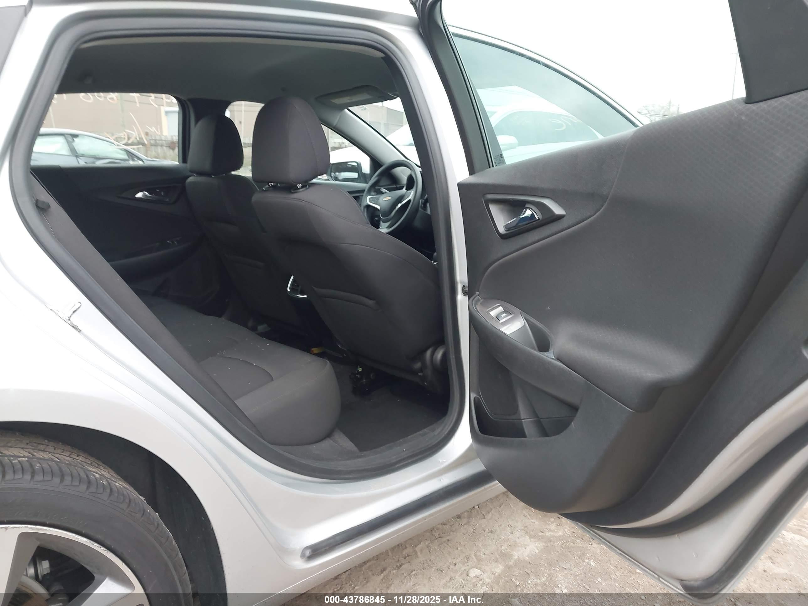 CHEVROLET MALIBU image 8